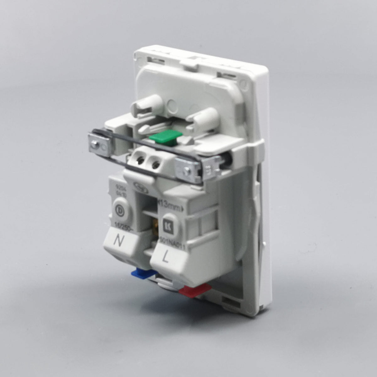 Fuga stikkontakt med jord 1½ modul 2-pol - hvid (360° frame 16)
