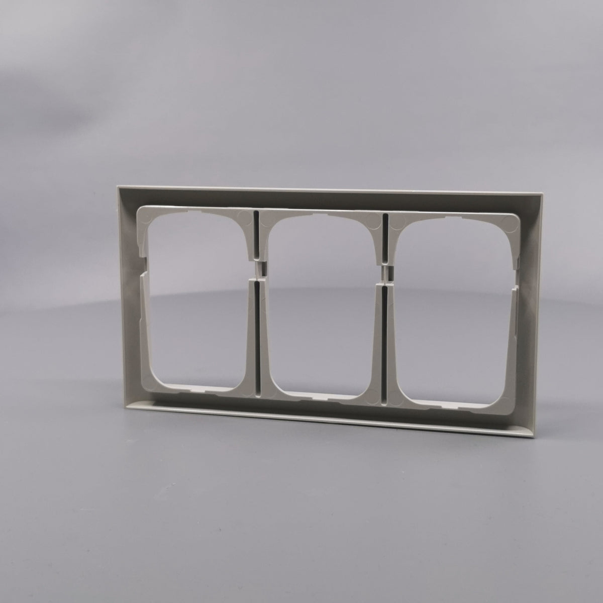 LK Fuga ramme Softline 63 3x1½m - lysegrå (360° frame 14)