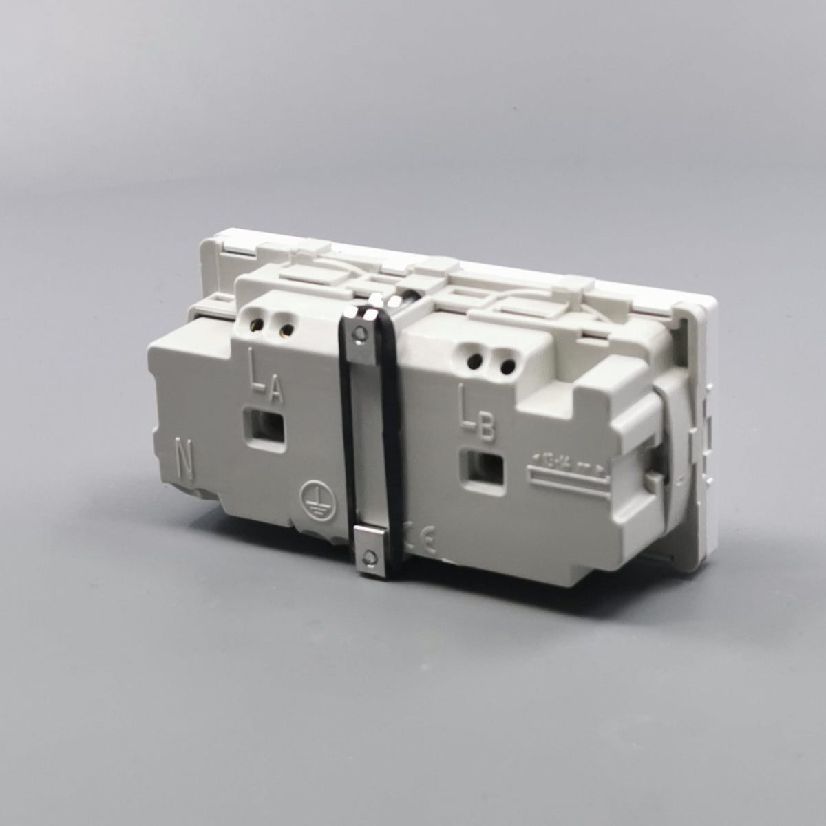 Fuga stikkontakt med jord 2 modul 2-pol - hvid (360° frame 15)