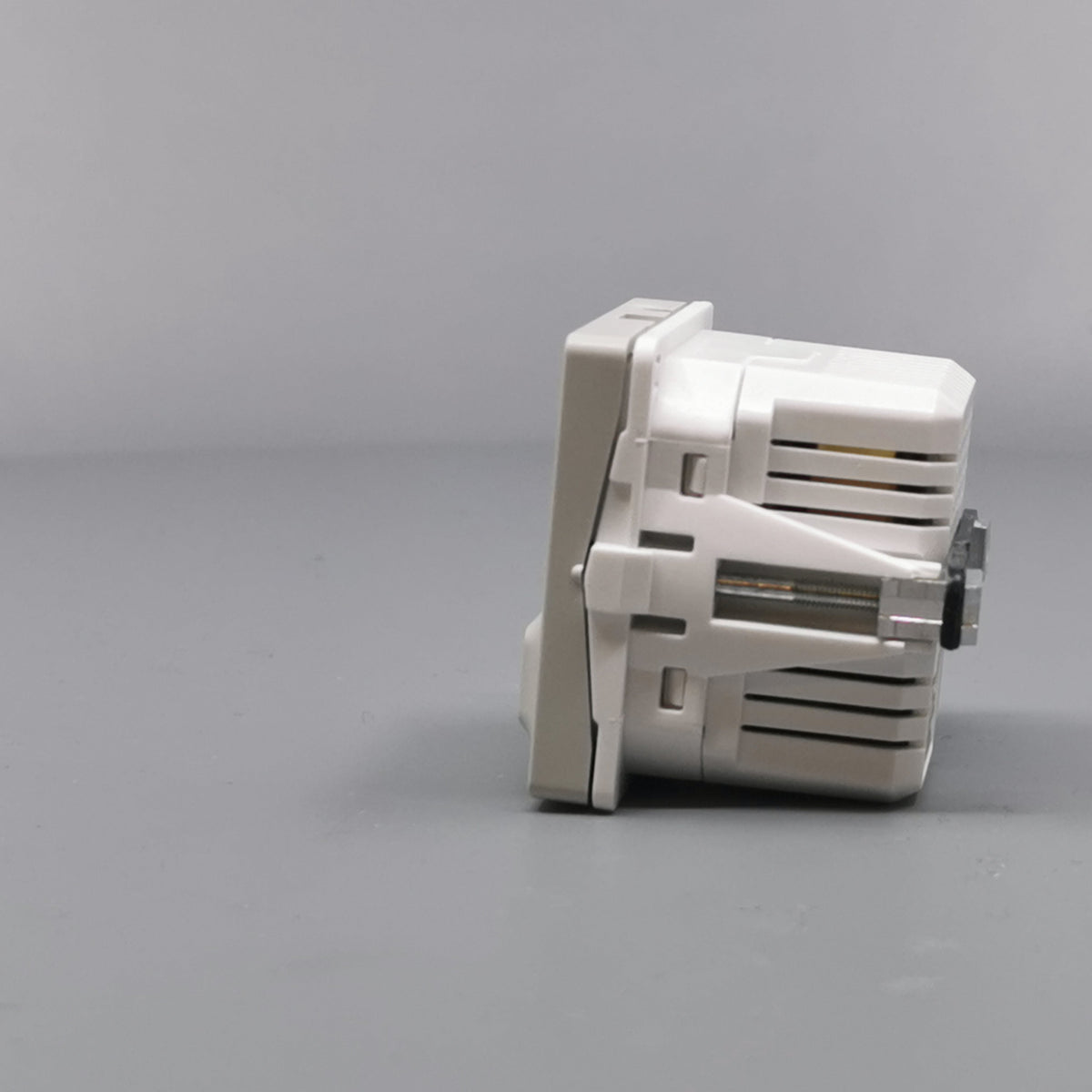 LK Fuga 2xUSB lader 2,1A 1 modul lysegrå (360° frame 8)