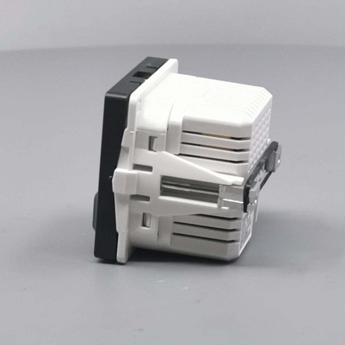 LK Fuga 2xUSB lader 2,1A 1 modul koksgrå (360° frame 8)