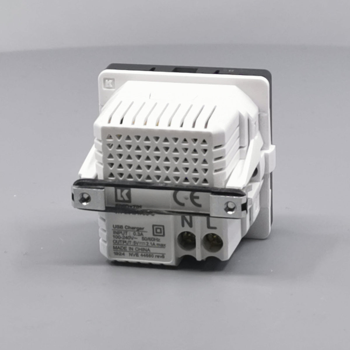 LK Fuga 2xUSB lader 2,1A 1 modul koksgrå (360° frame 14)
