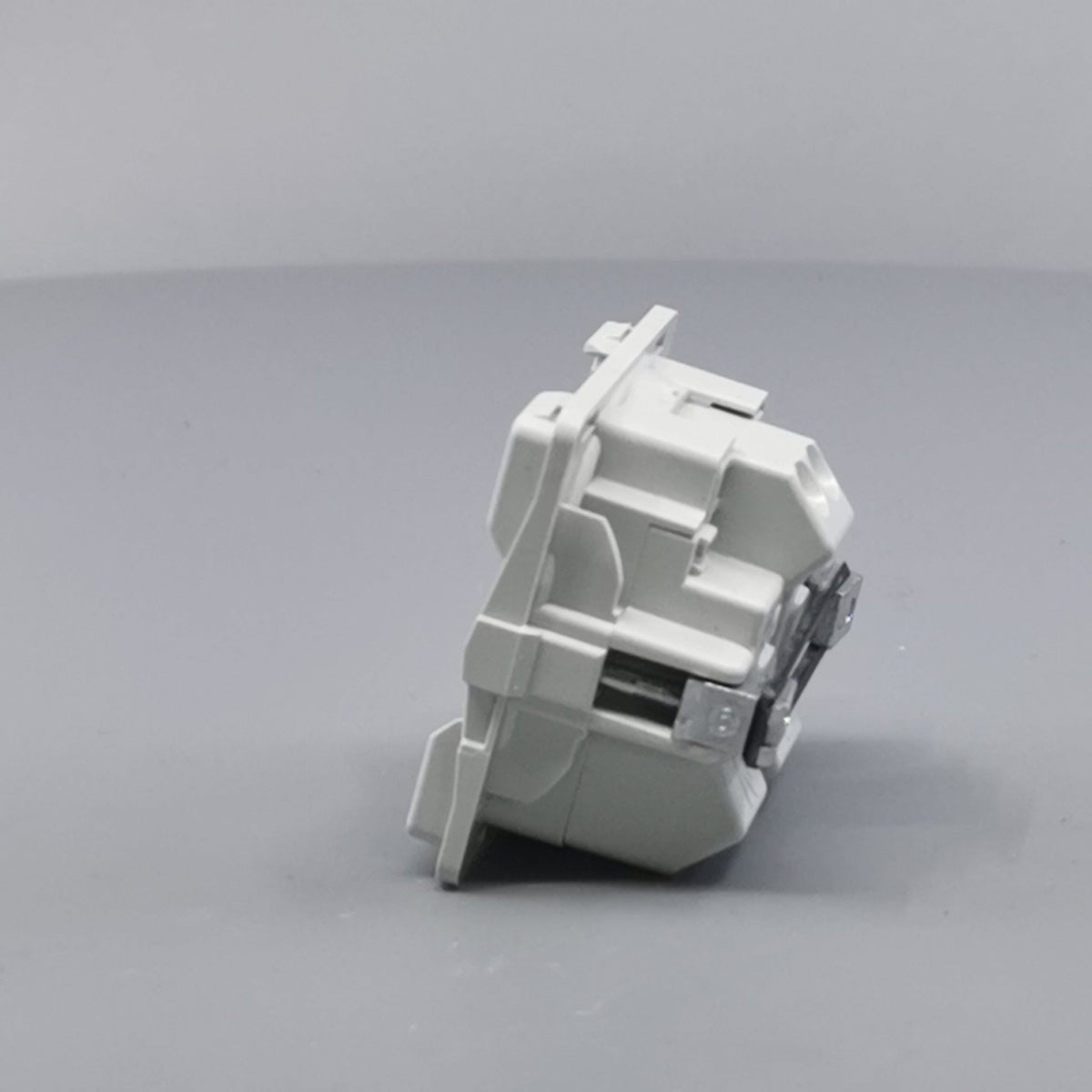 Fuga 1m stikkontakt m/jord uden afdækning (360° frame 8)