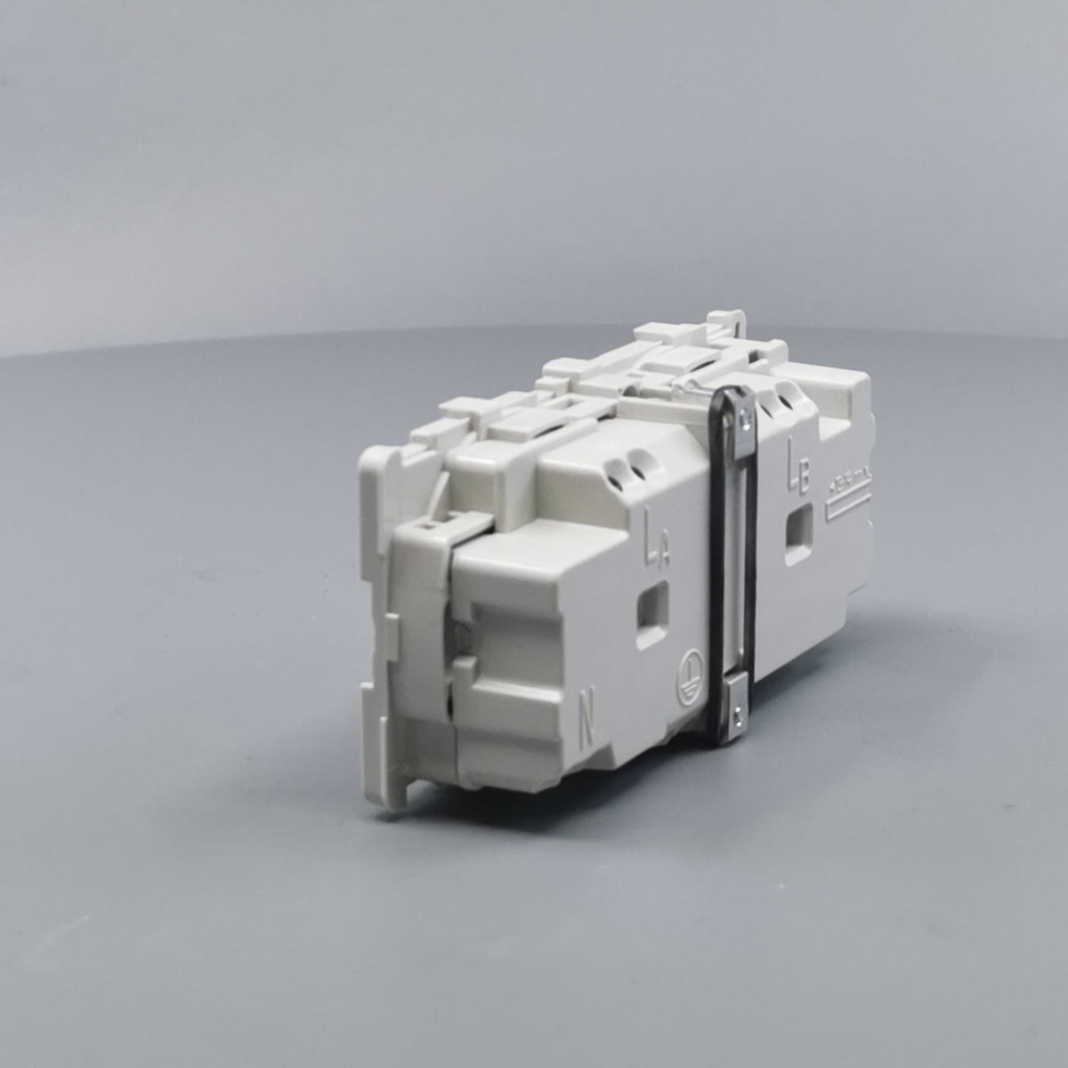 Fuga dobbelt stikkontakt 2-polet m/jord 2m (360° frame 9)