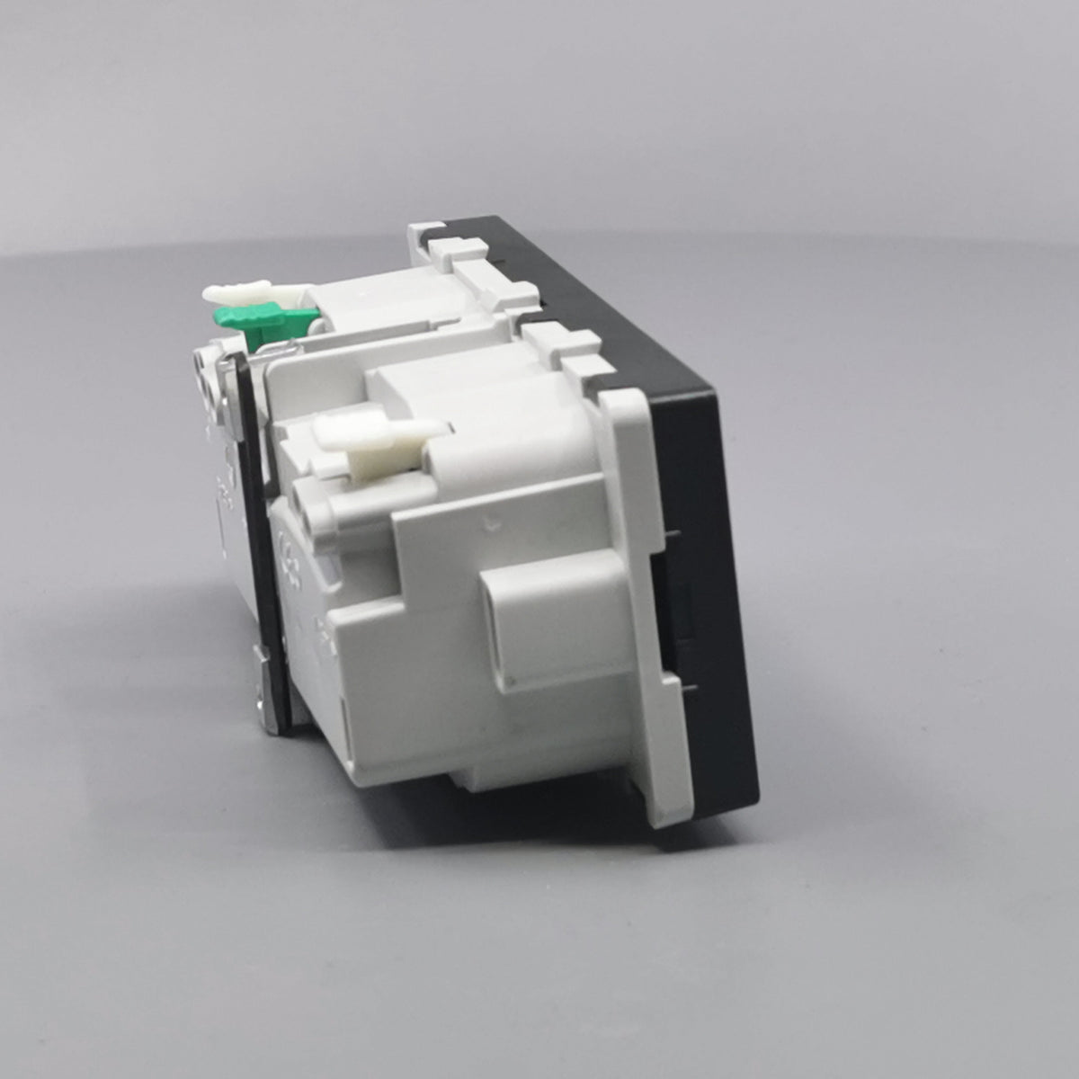 LK Fuga stikkontakt med sidejord 2m - koksgrå (360° frame 18)