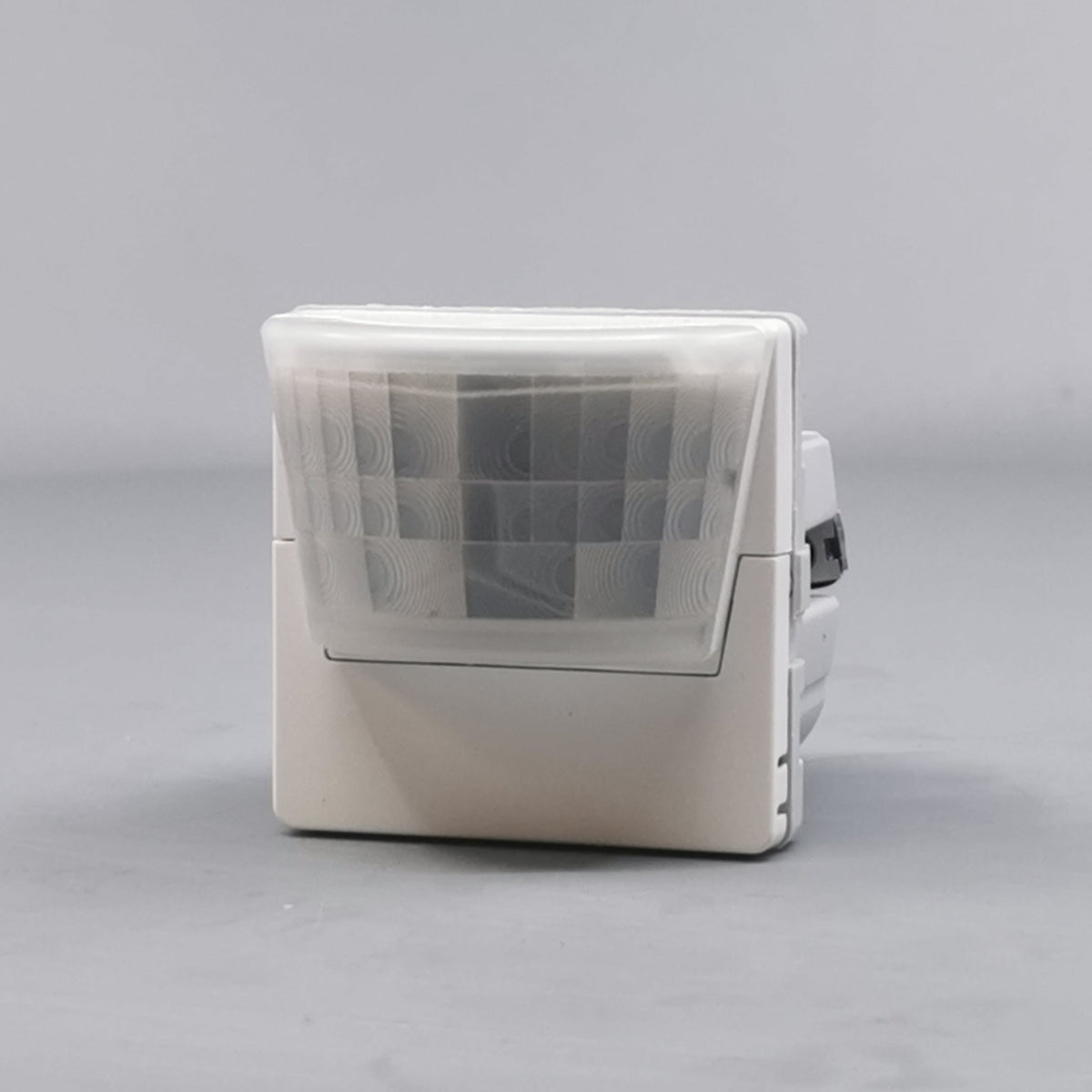 LK Fuga PIR sensor 180° 230V 250R - hvid (360° frame 2)