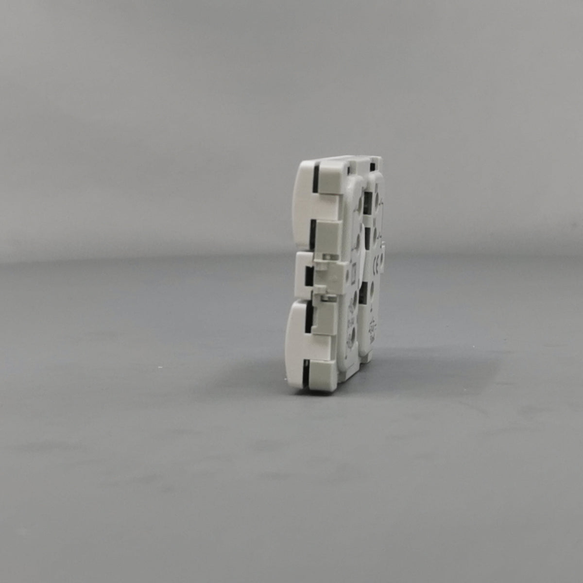 Fuga Svagstrømstryk 4 slutte hvid (360° frame 8)