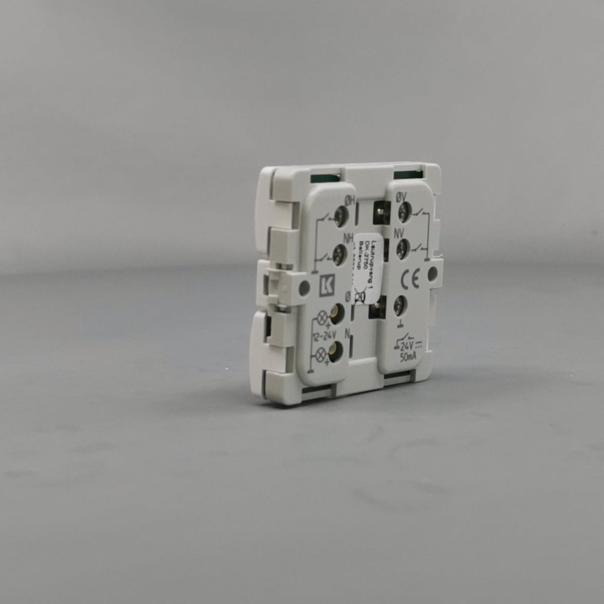 Fuga Svagstrømstryk 4 slutte hvid (360° frame 10)