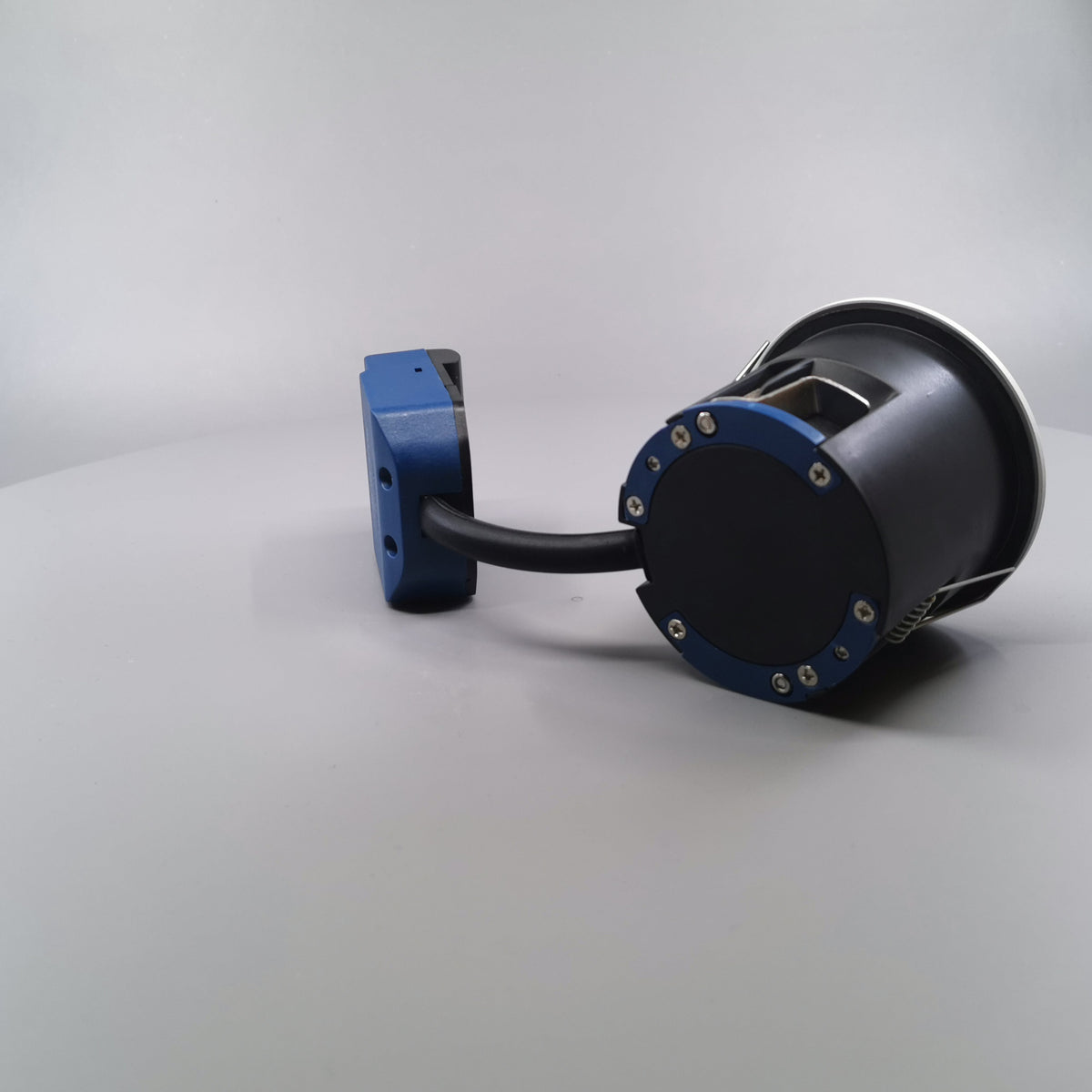 LED spot til udendørs m. 5W pære - Mat hvid (360° frame 16)