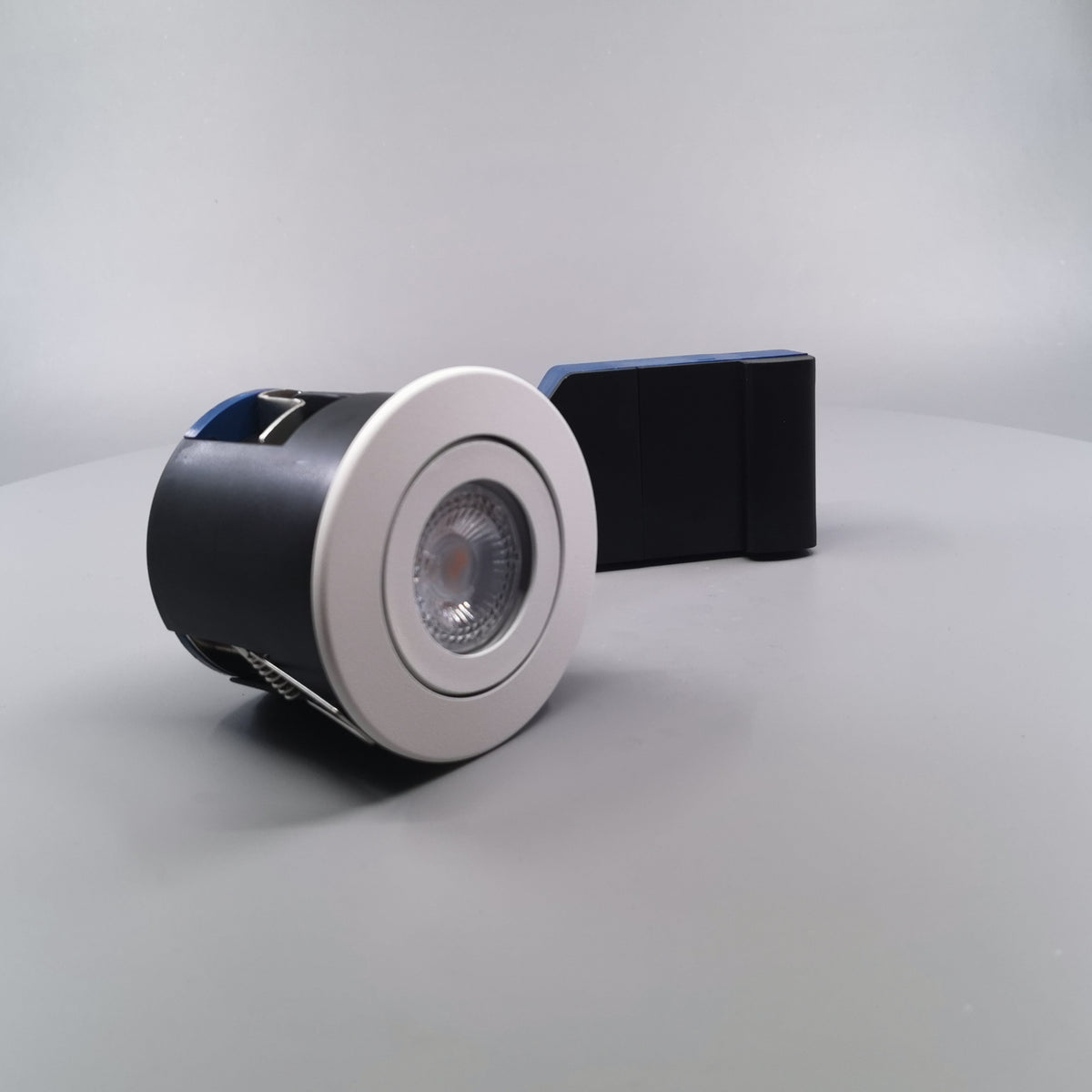 LED spot til udendørs m. 5W pære - Mat hvid (360° frame 22)