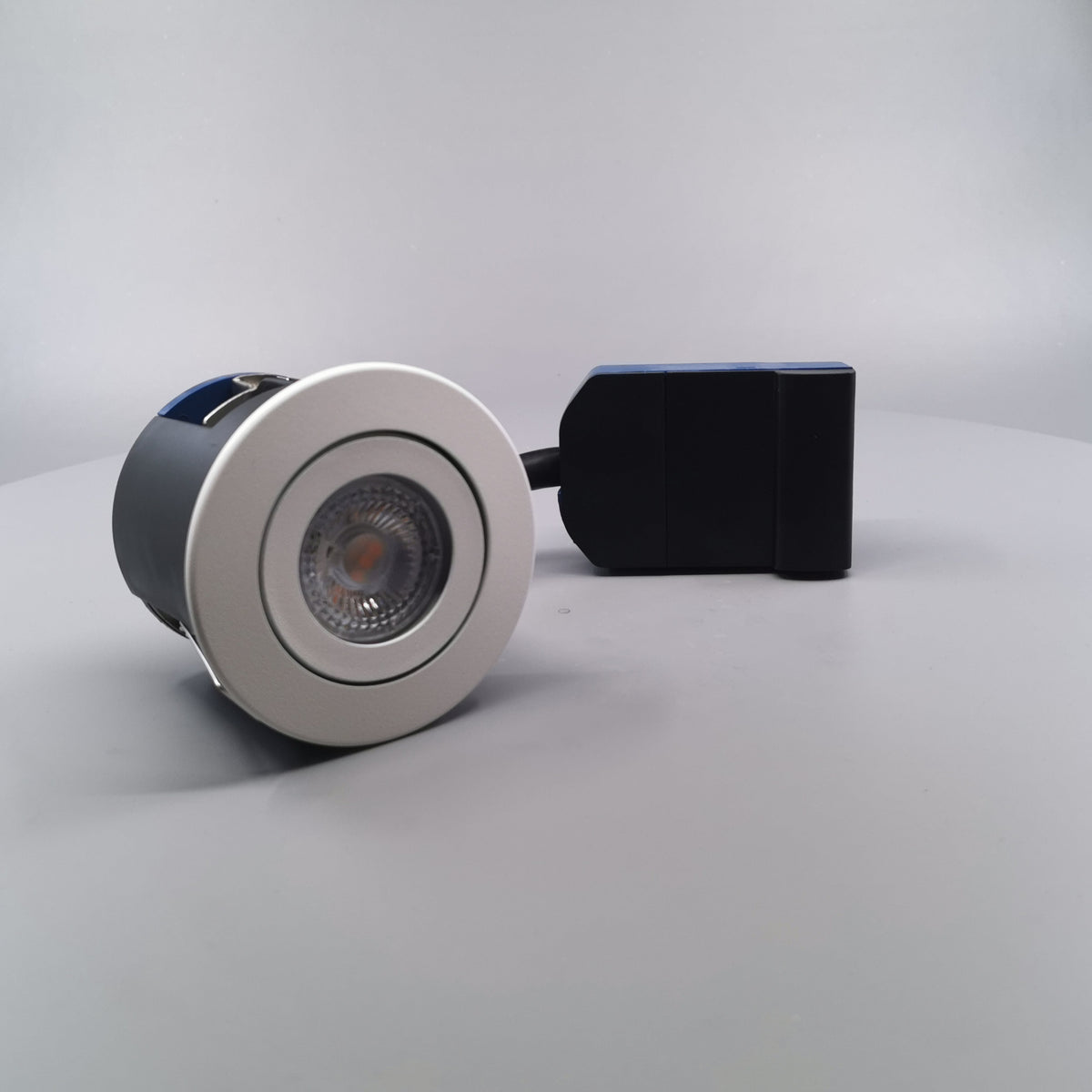 LED spot til udendørs m. 5W pære - Mat hvid (360° frame 23)