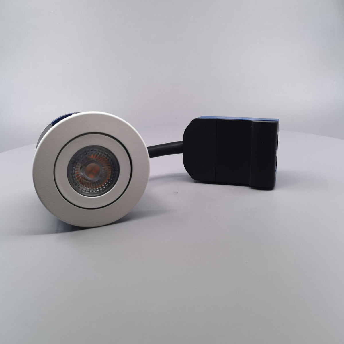 LED spot til udendørs m. 5W pære - Mat hvid (360° frame 24)