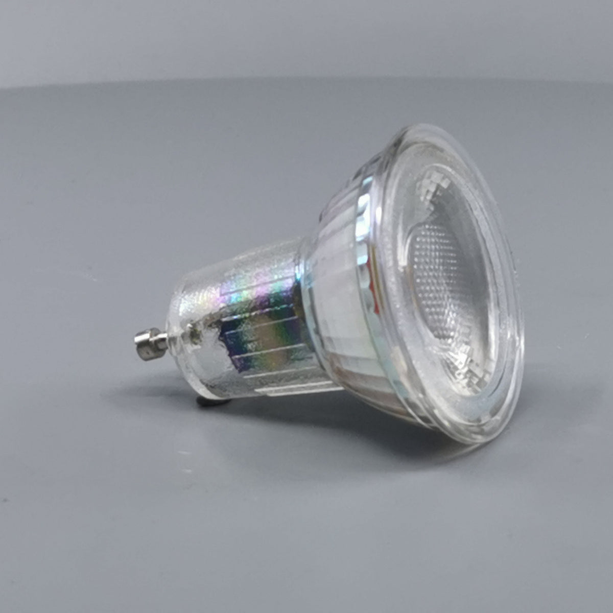Diolux 4,7W GU10 3-trinsdæmpbar LED pære 3000K 38° (360° frame 17)