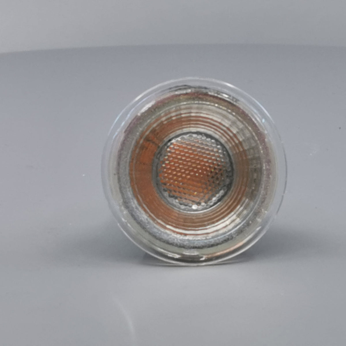 Diolux 4,7W GU10 3-trinsdæmpbar LED pære 3000K 38° (360° frame 21)