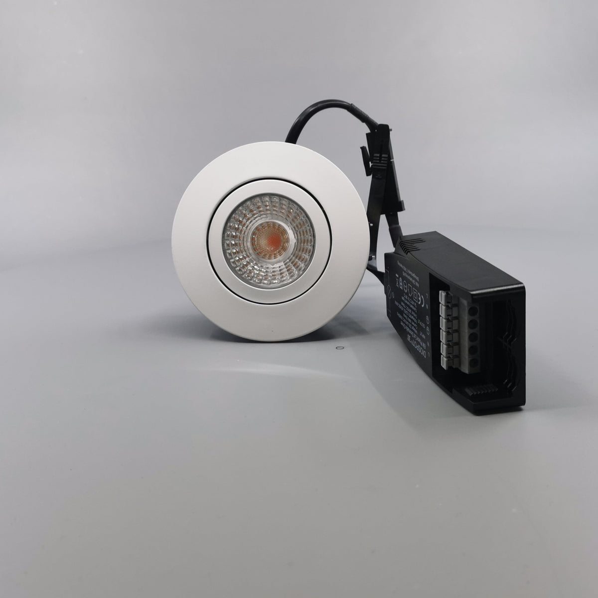 Diospot 30 V.2 6W 2700K 38° dæmpbar 32mm rund hvid (360° frame 3)