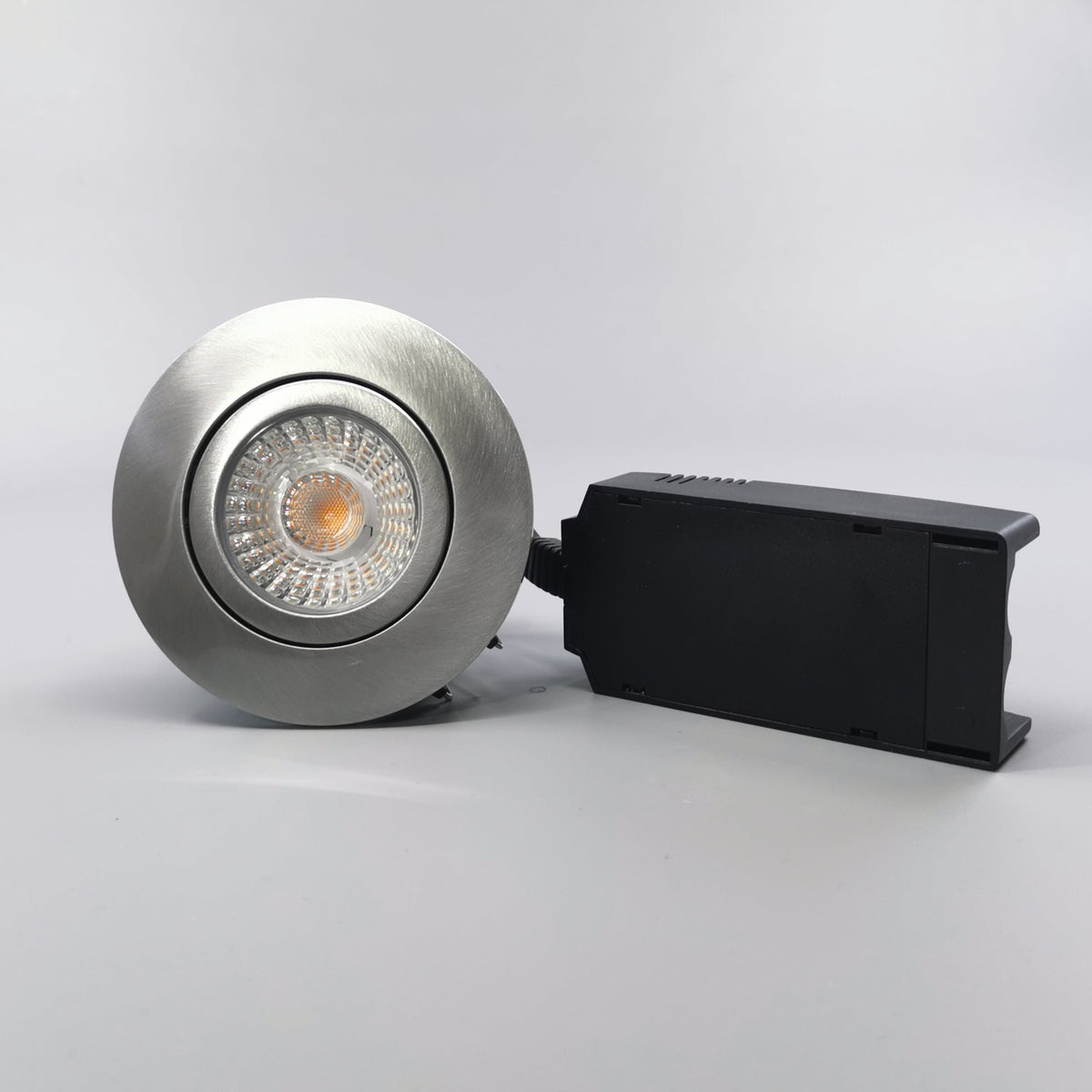 Diospot 30 V.2 6W 3000K 38° dæmpbar 32mm rund børstet (360° frame 2)