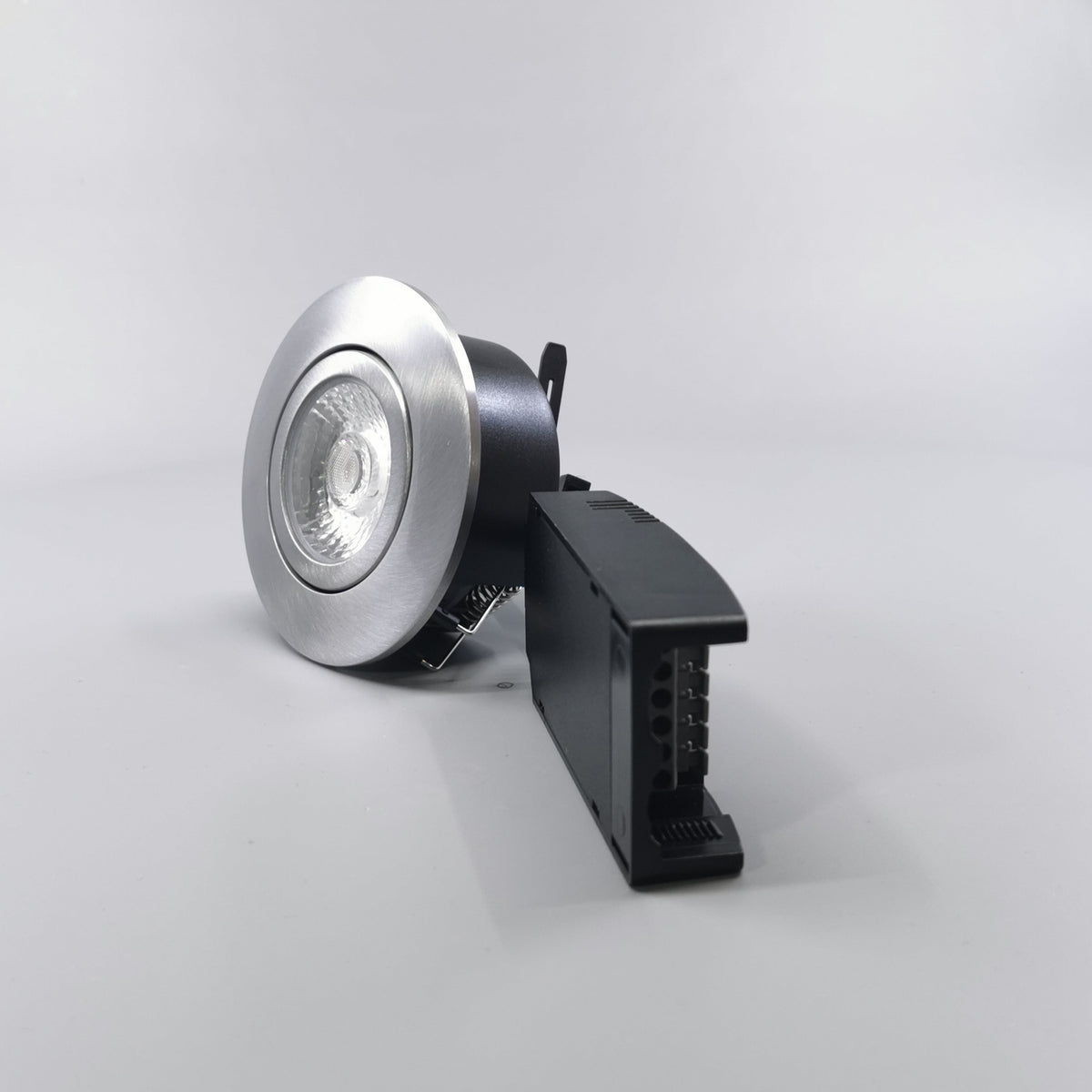 Diospot 30 V.2 6W 3000K 38° dæmpbar 32mm rund børstet (360° frame 5)