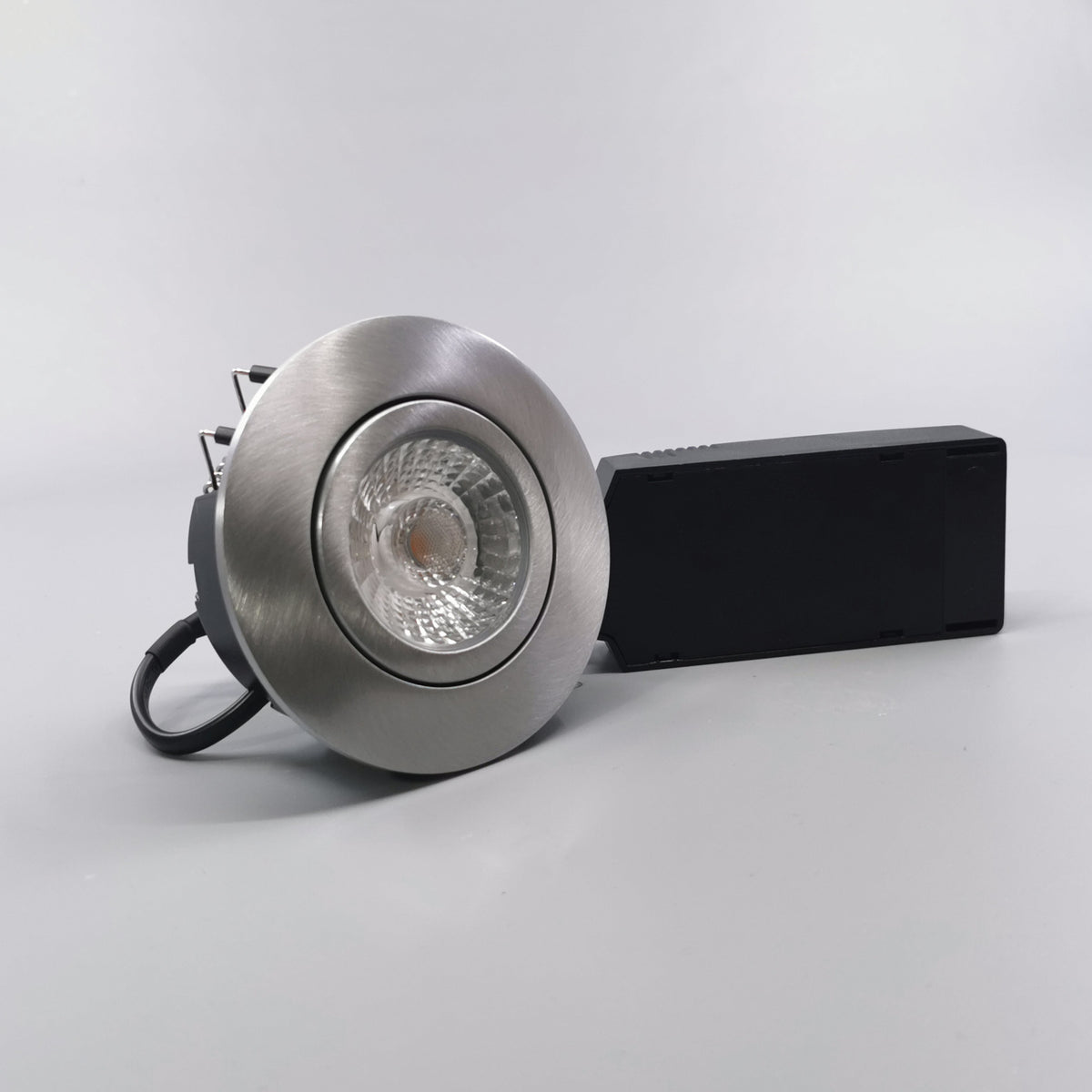 Diospot 30 V.2 6W 3000K 38° dæmpbar 32mm rund børstet (360° frame 23)