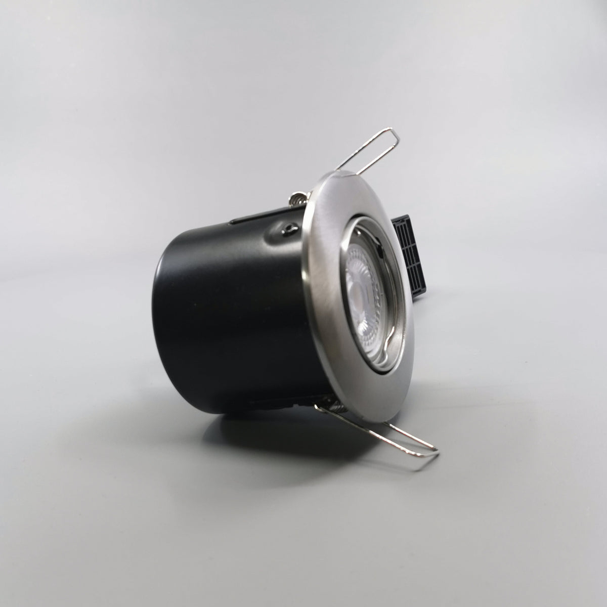 LED spot 5W dæmpbar flimmerfri 2700K 430Lm - Rund, børstet (360° frame 21)