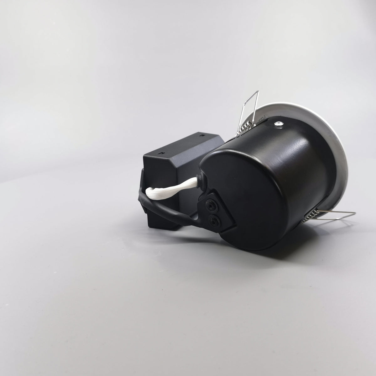 LED spot 5W dæmpbar flimmerfri 3000K 450Lm - Rund, mat hvid (360° frame 16)