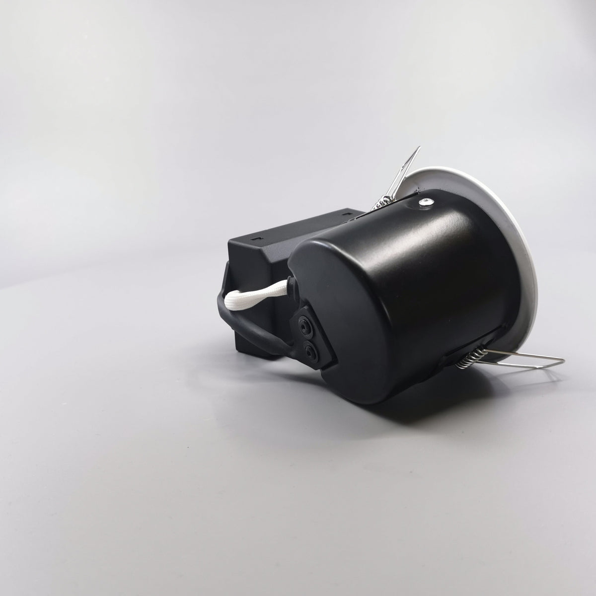 LED spot 5W dæmpbar flimmerfri 3000K 450Lm - Rund, mat hvid (360° frame 17)