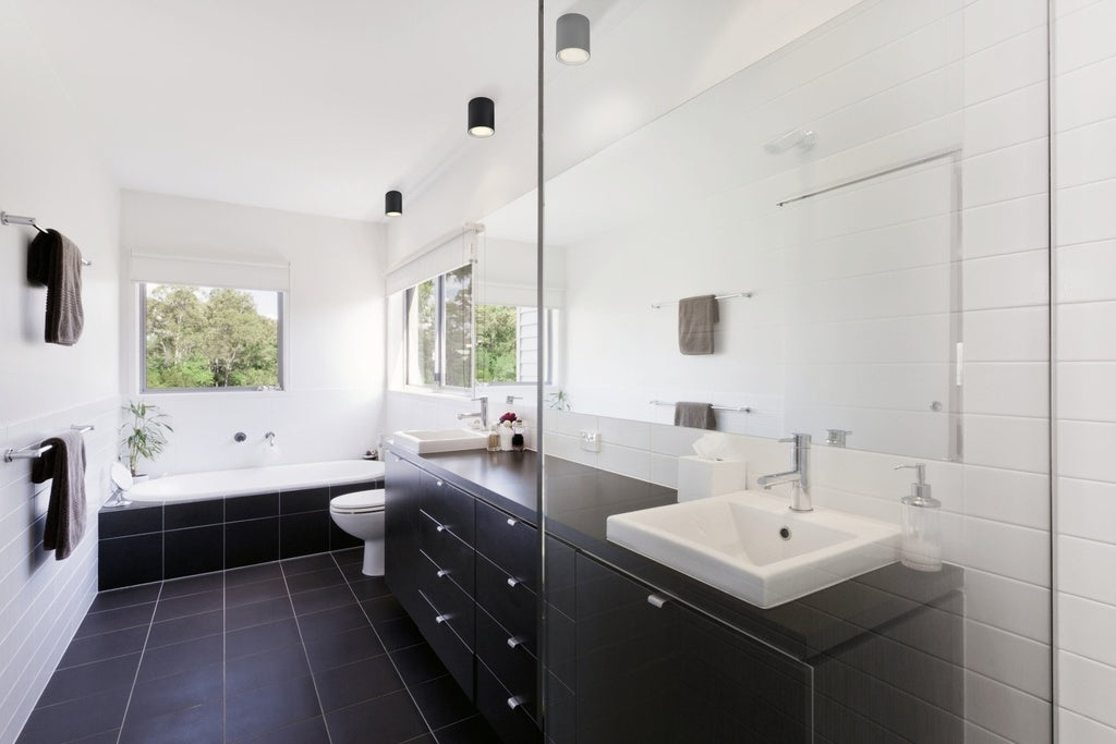 Påbygningsspot Fallon Long, LED 8,5W 500 lumen, hvid/hvid