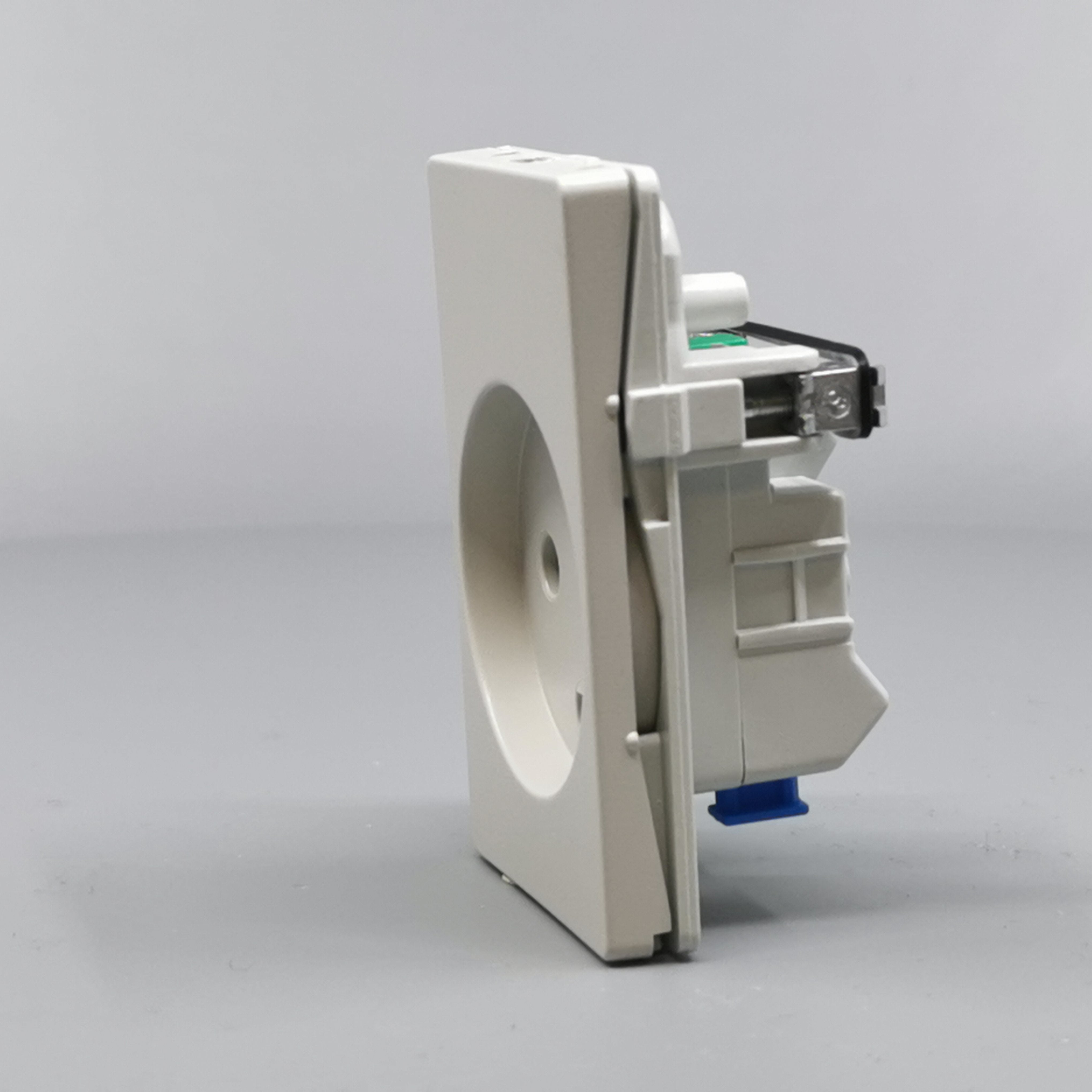 Fuga Stikkontakt 1½modul 2-pol med jord lysegrå