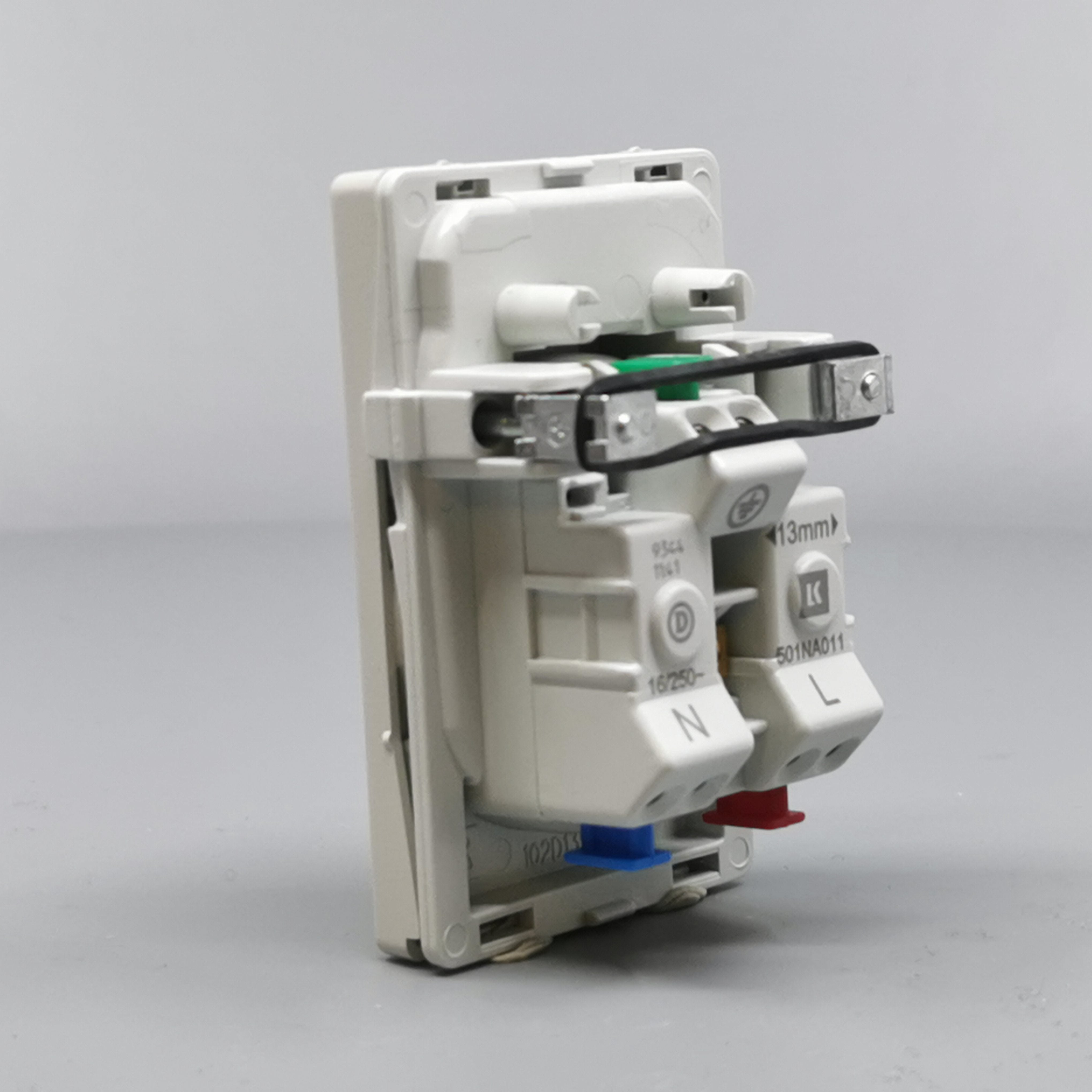 Fuga Stikkontakt 1½modul 2-pol med jord lysegrå