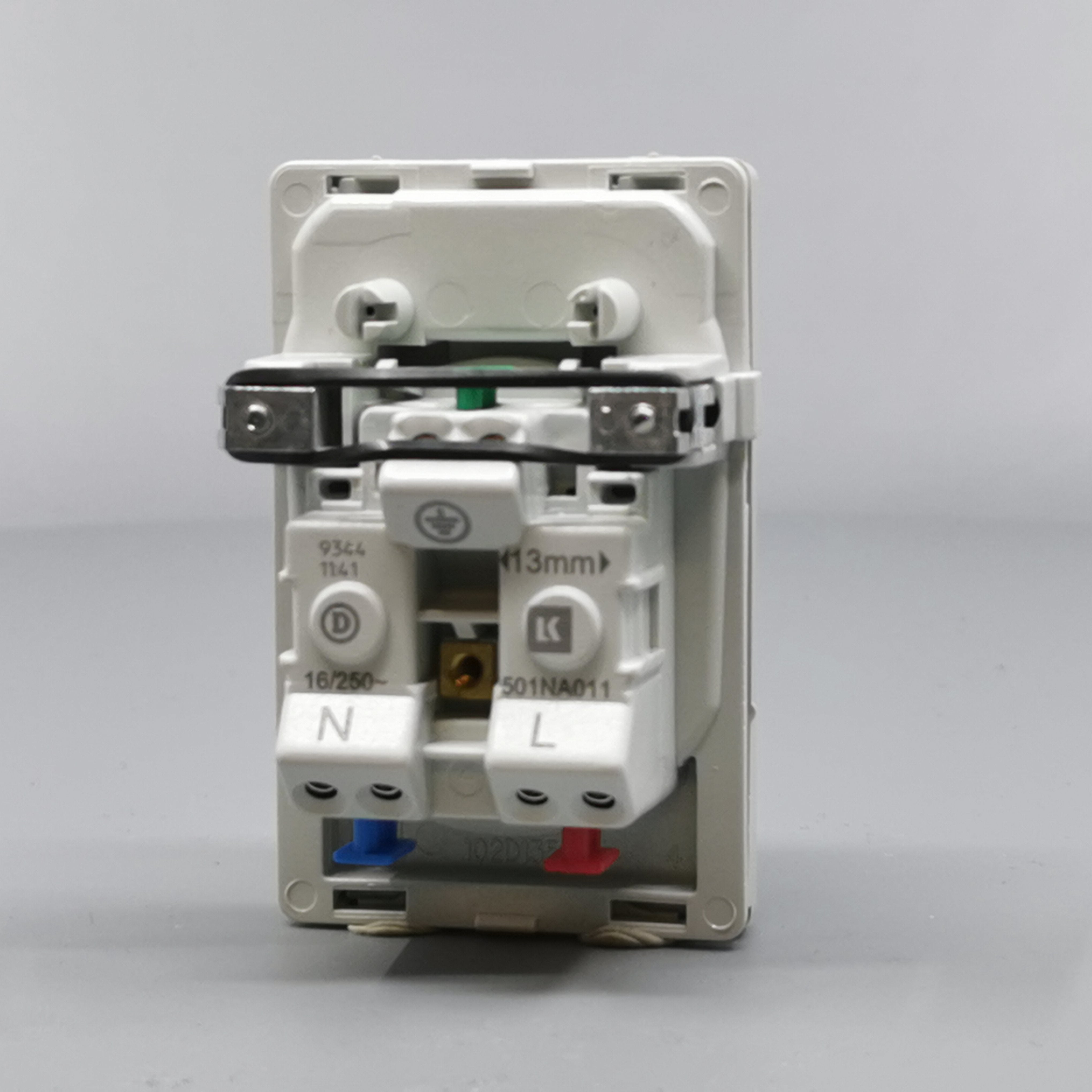 Fuga Stikkontakt 1½modul 2-pol med jord lysegrå