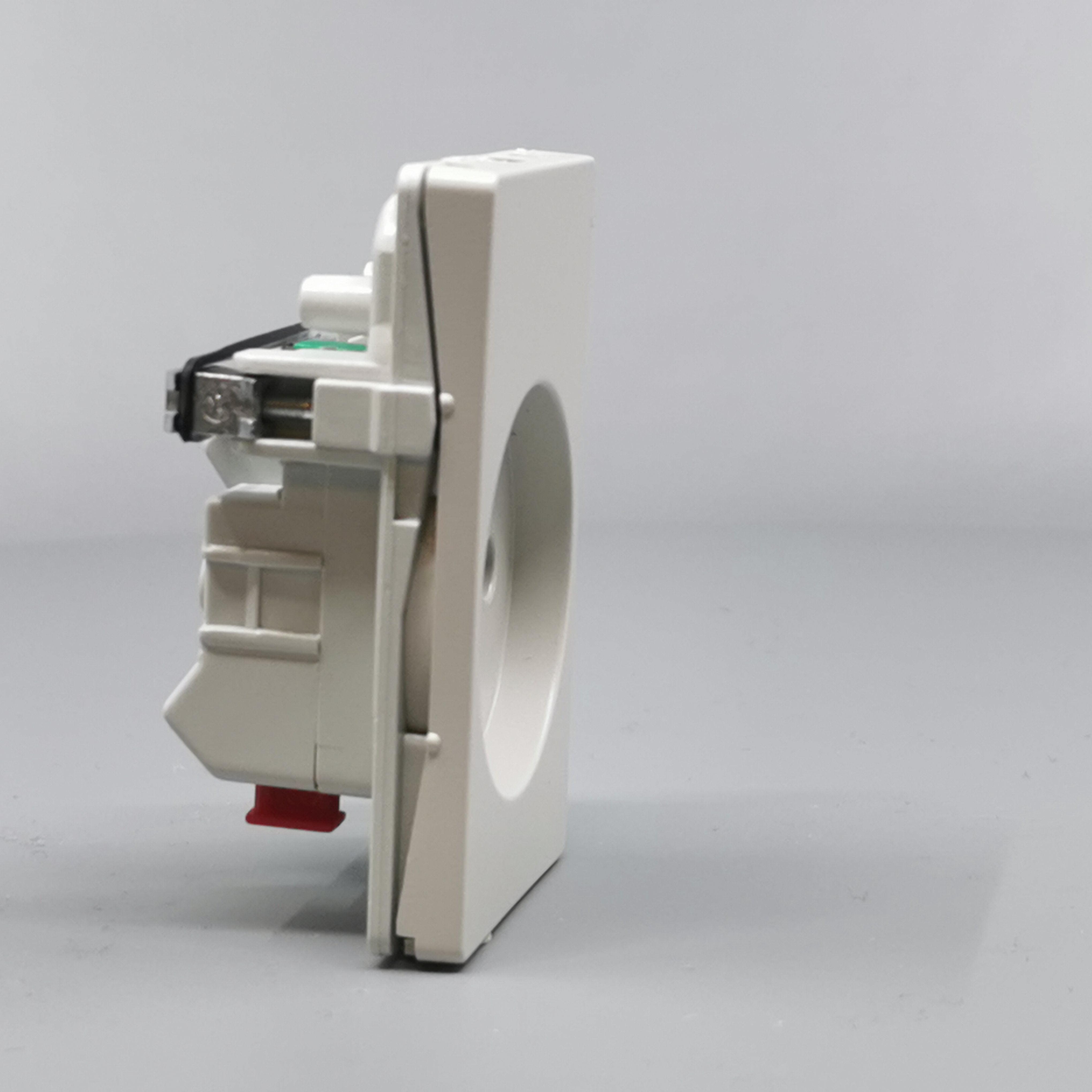 Fuga Stikkontakt 1½modul 2-pol med jord lysegrå