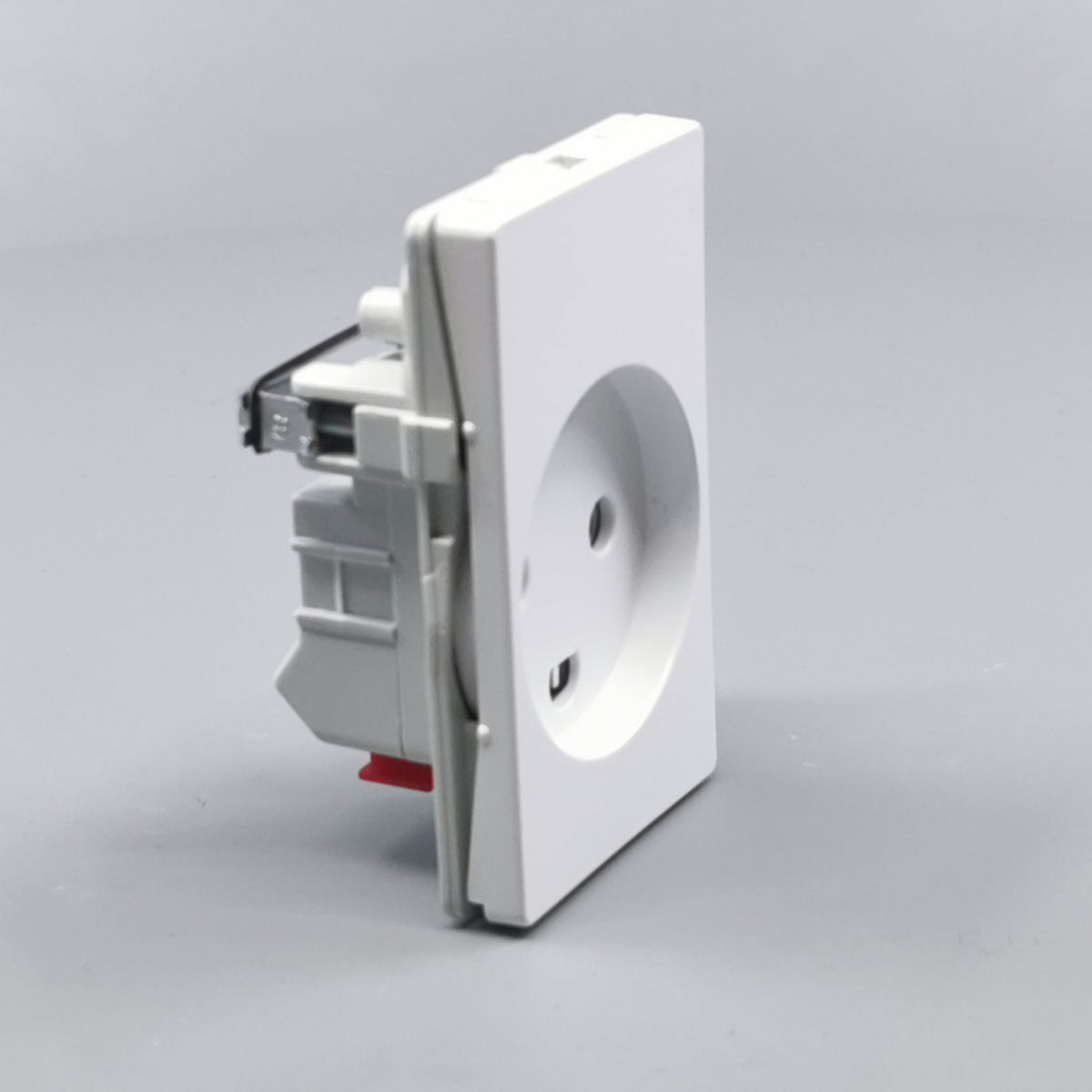 Fuga stikkontakt med jord 1½ modul 2-pol - hvid (360° frame 21)