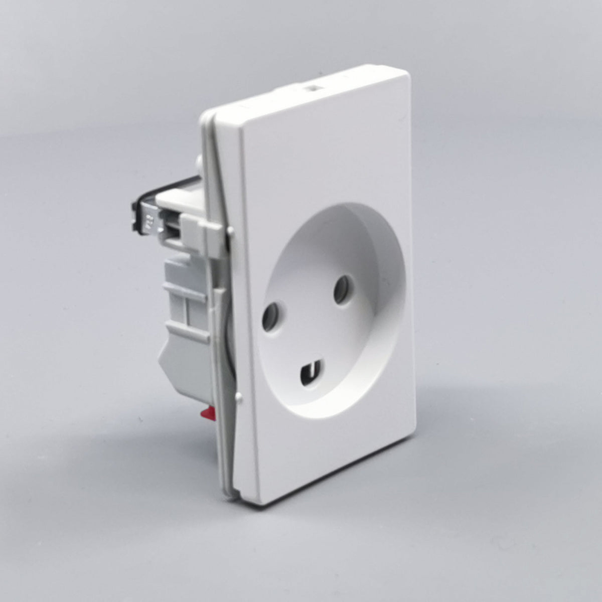 Fuga stikkontakt med jord 1½ modul 2-pol - hvid (360° frame 22)
