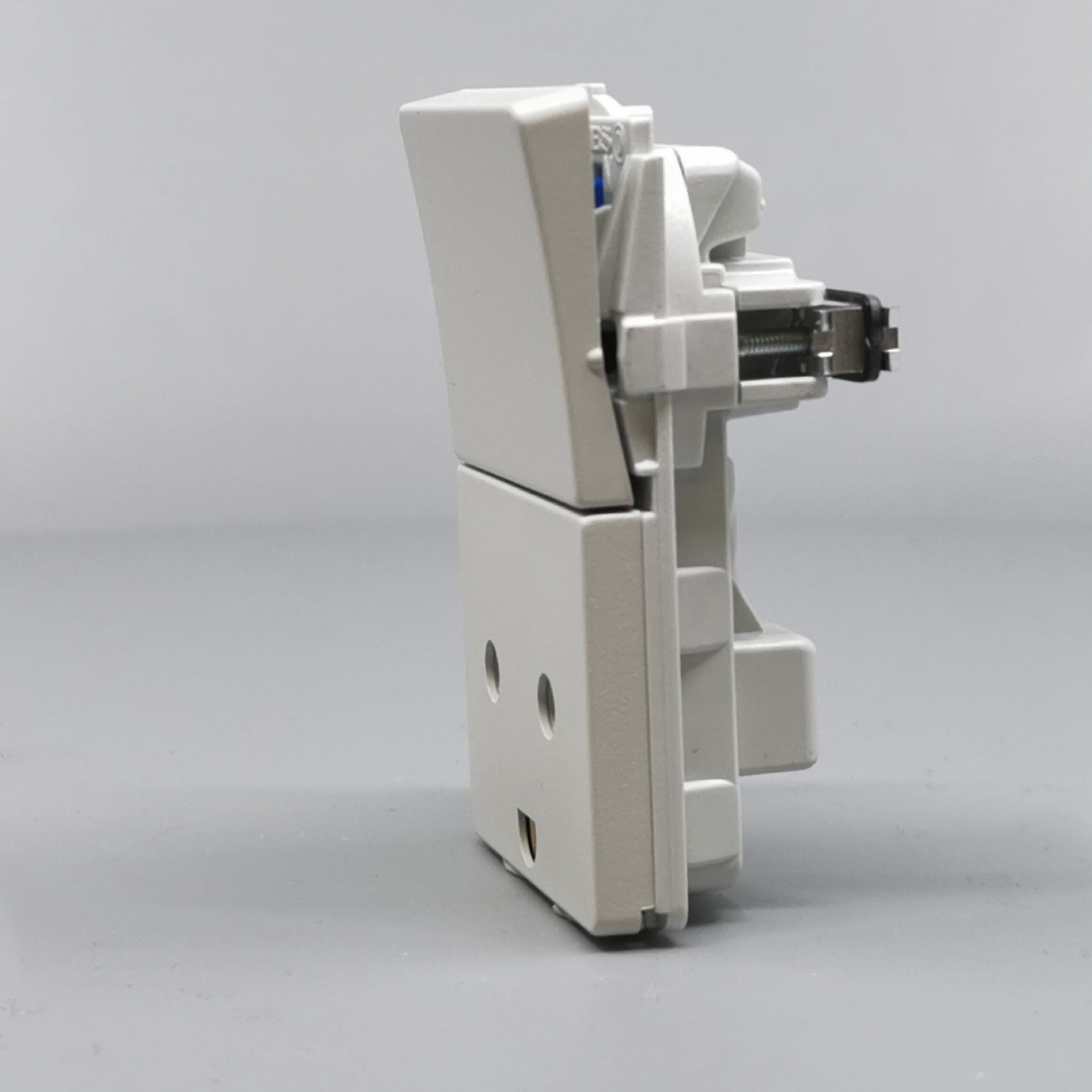 Fuga Stikkontakt 2-pol med jord lysegrå