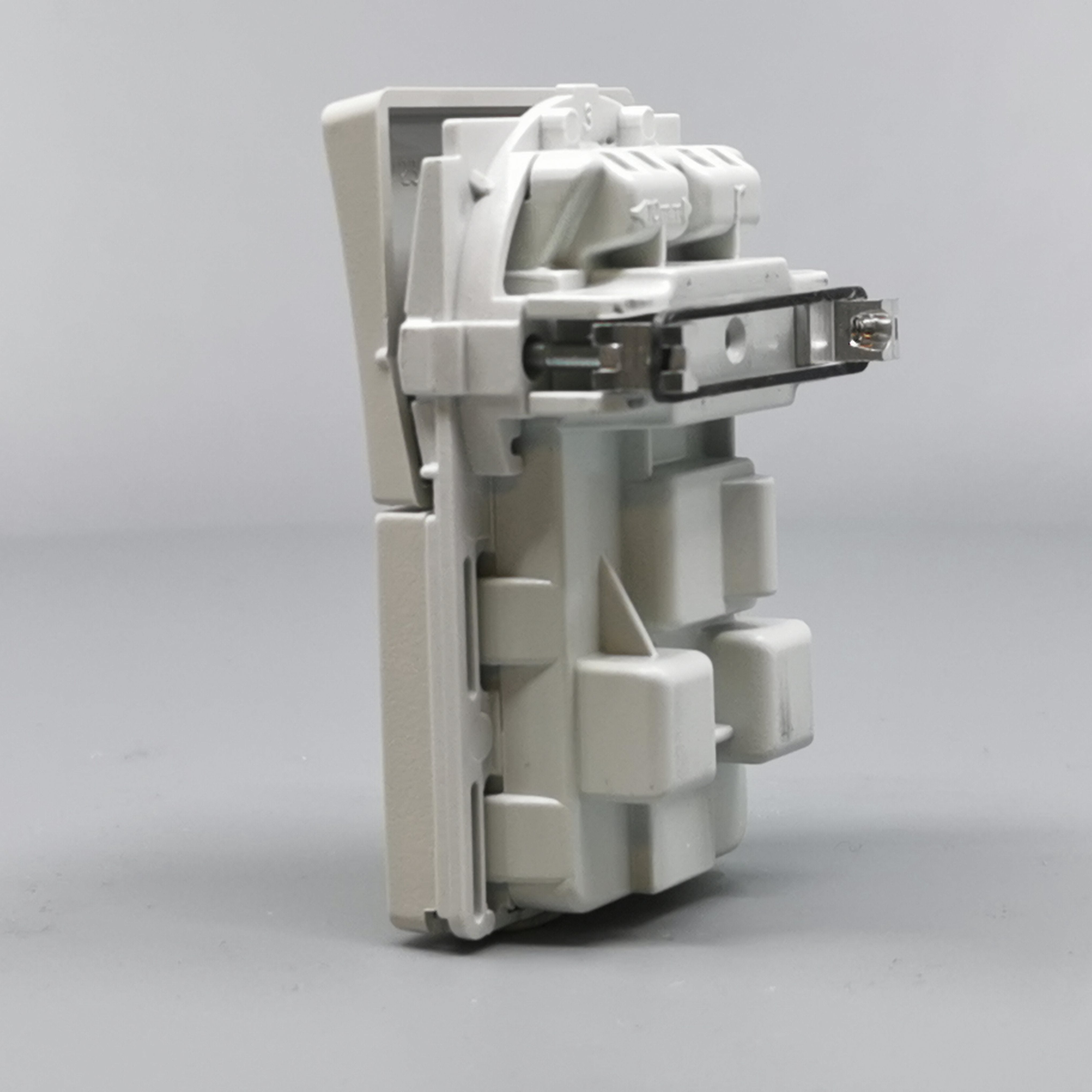 Fuga Stikkontakt 2-pol med jord lysegrå