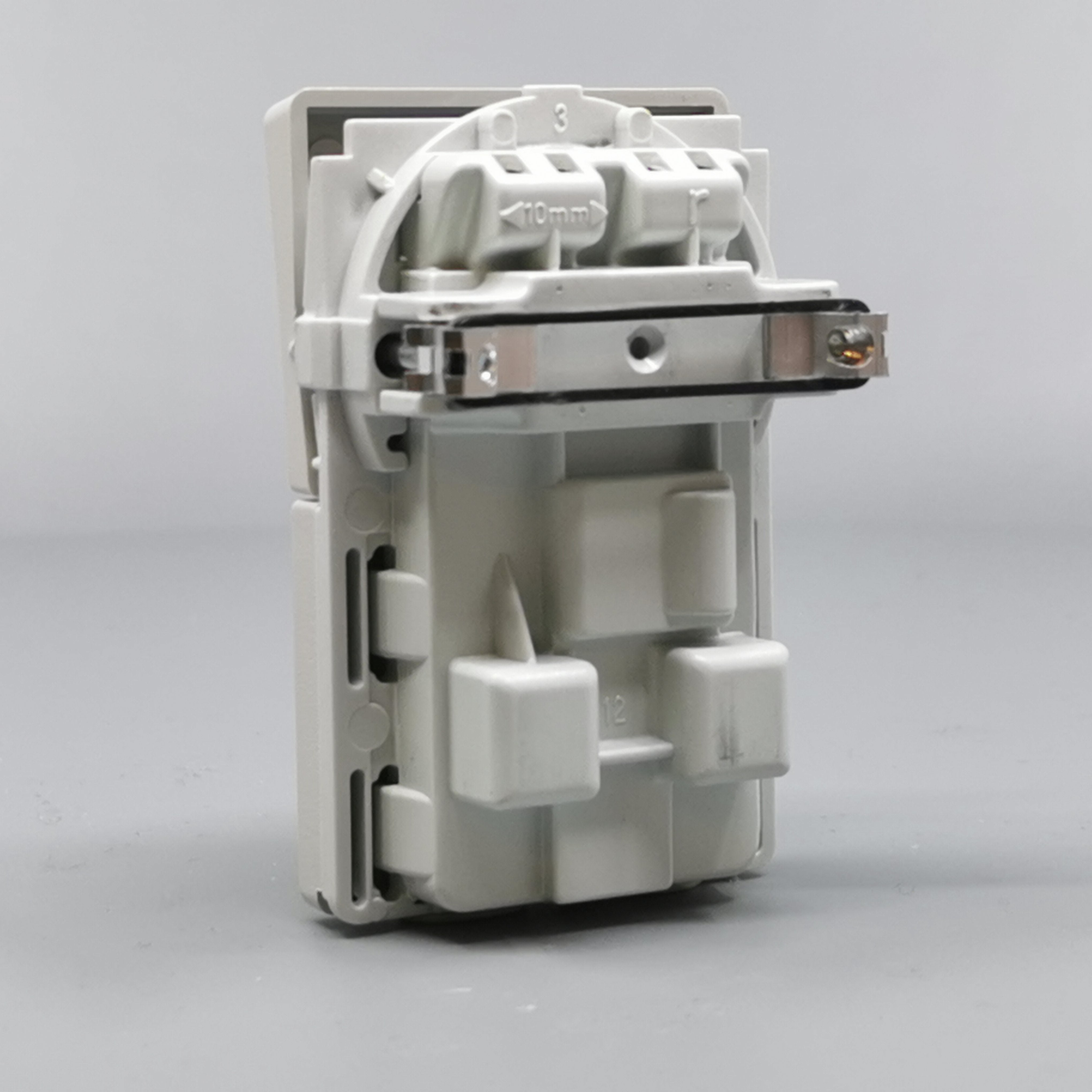 Fuga Stikkontakt 2-pol med jord lysegrå