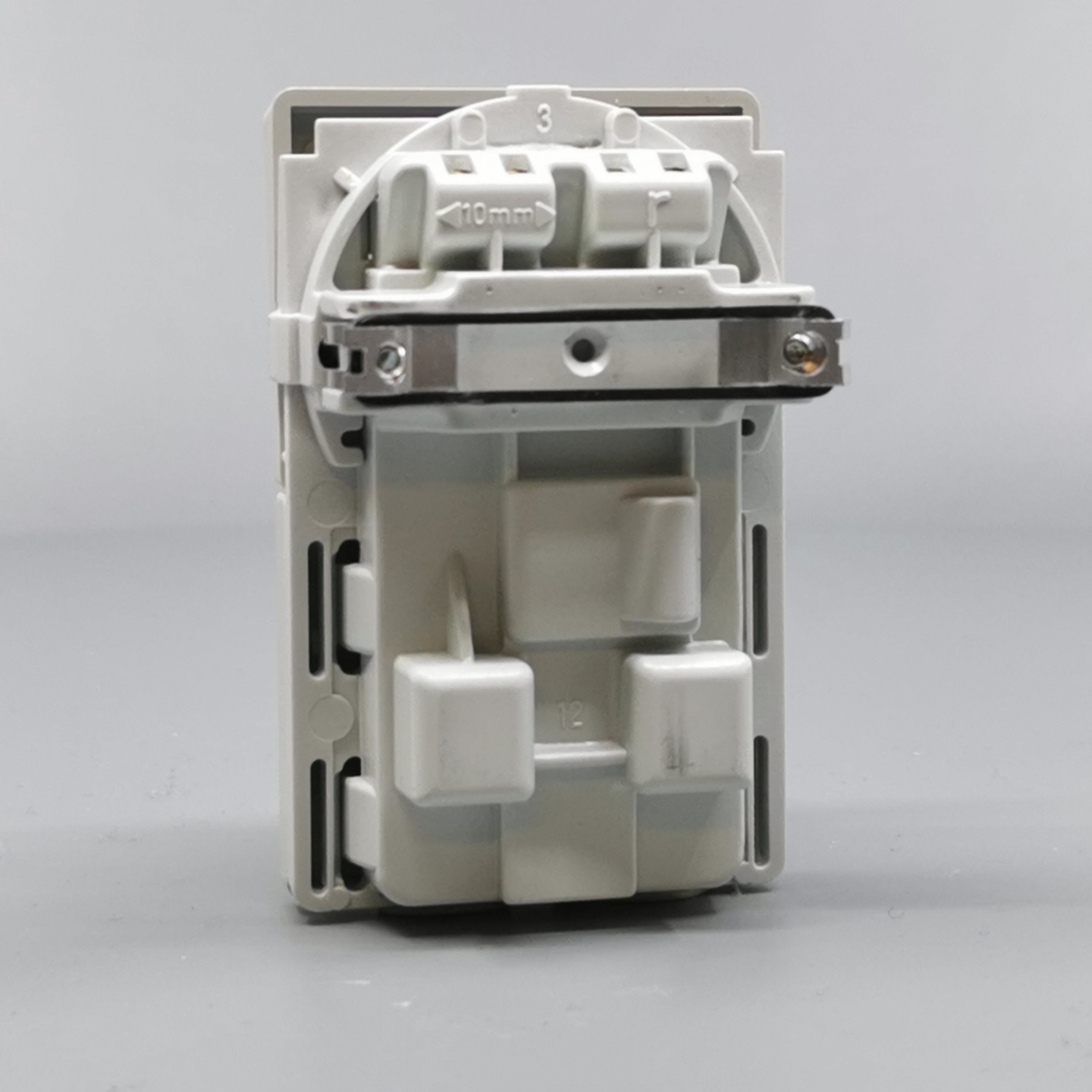 Fuga Stikkontakt 2-pol med jord lysegrå