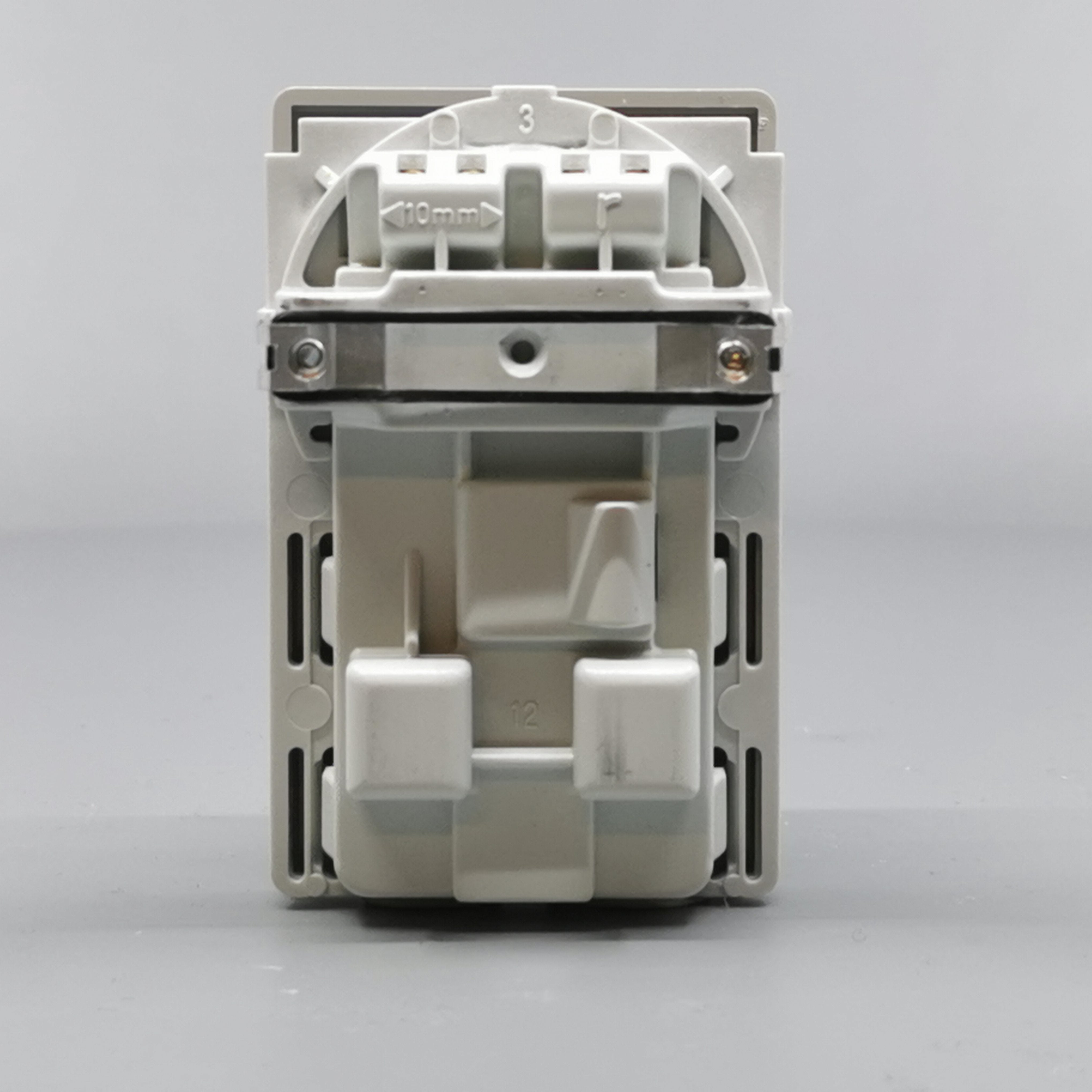 Fuga Stikkontakt 2-pol med jord lysegrå