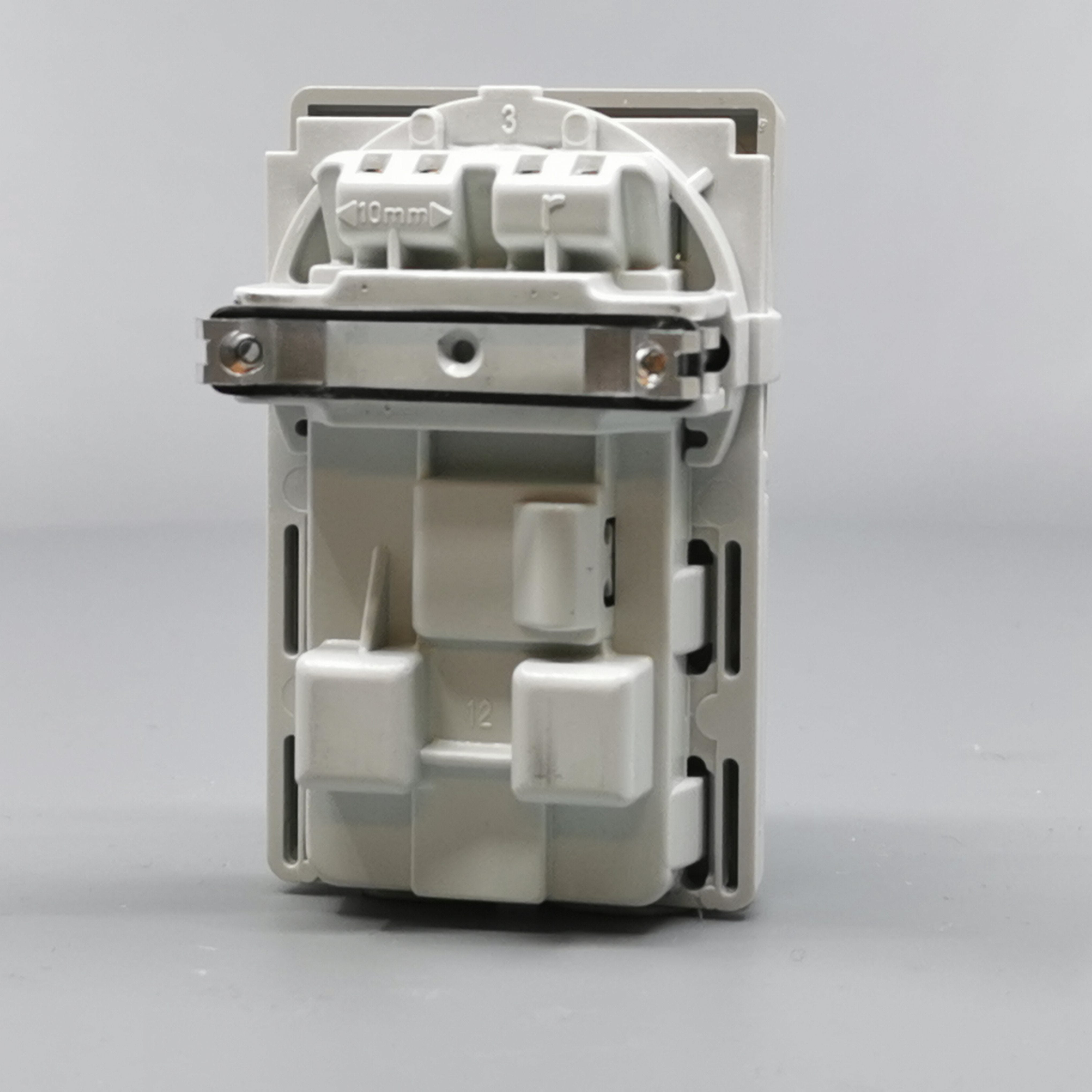 Fuga Stikkontakt 2-pol med jord lysegrå