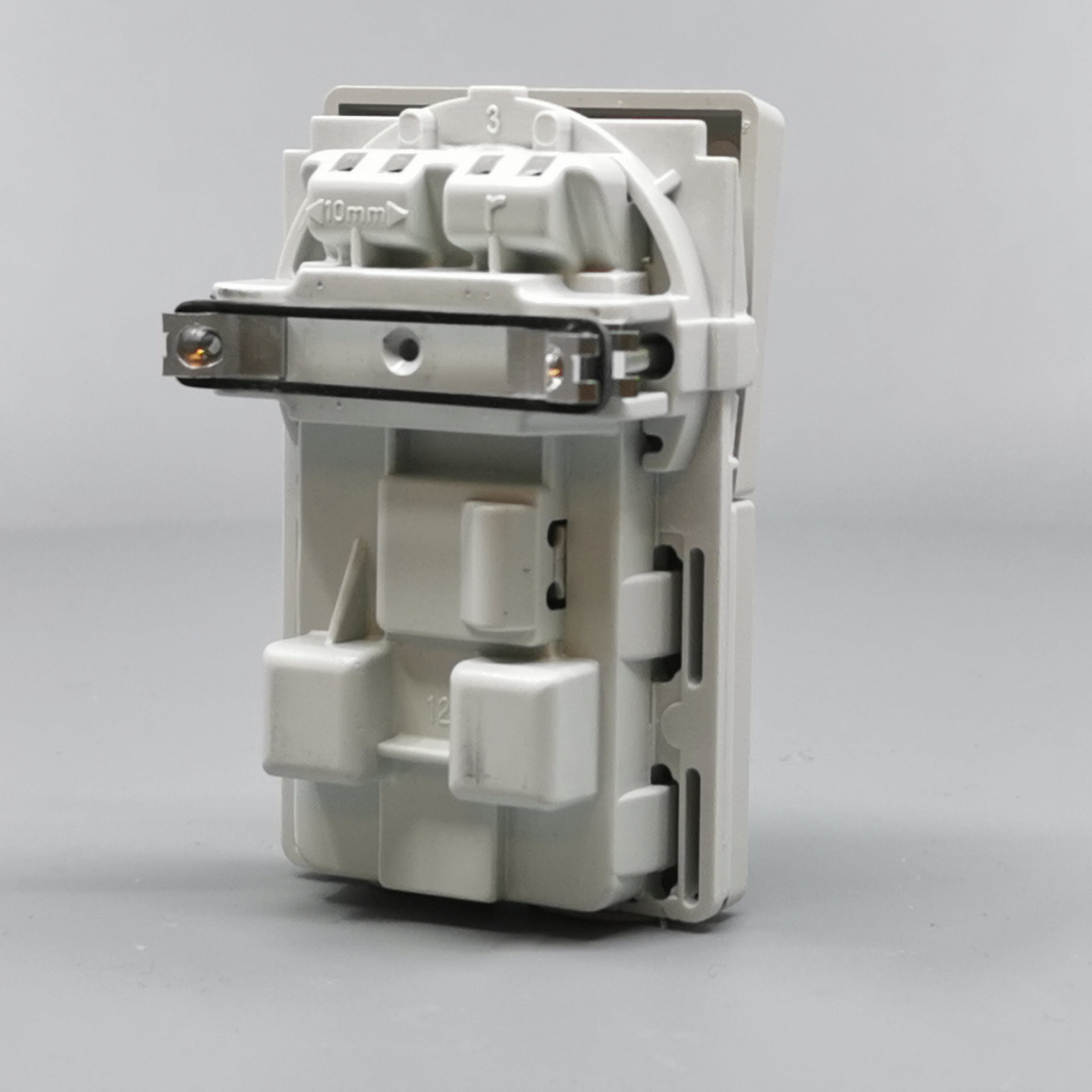 Fuga Stikkontakt 2-pol med jord lysegrå