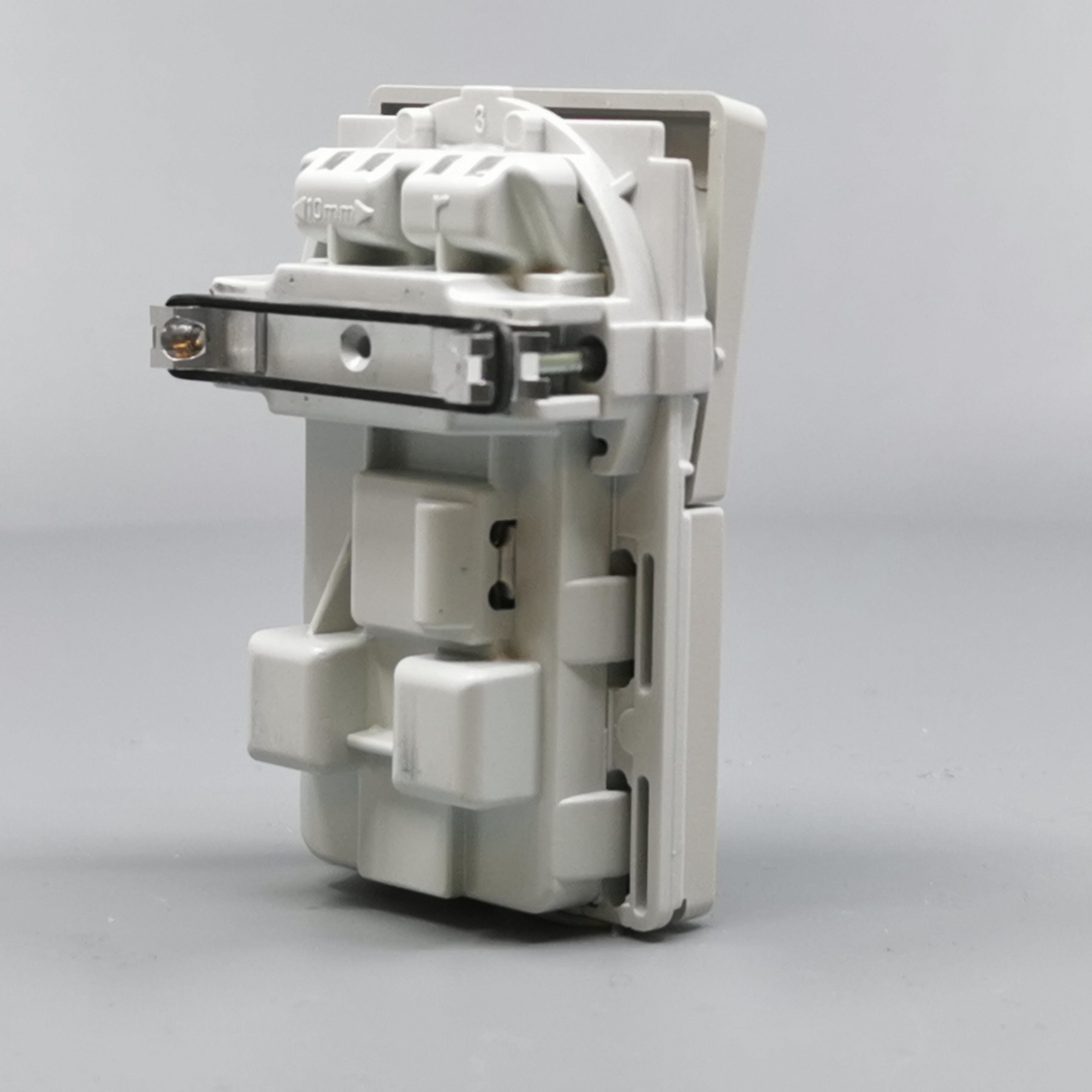 Fuga Stikkontakt 2-pol med jord lysegrå