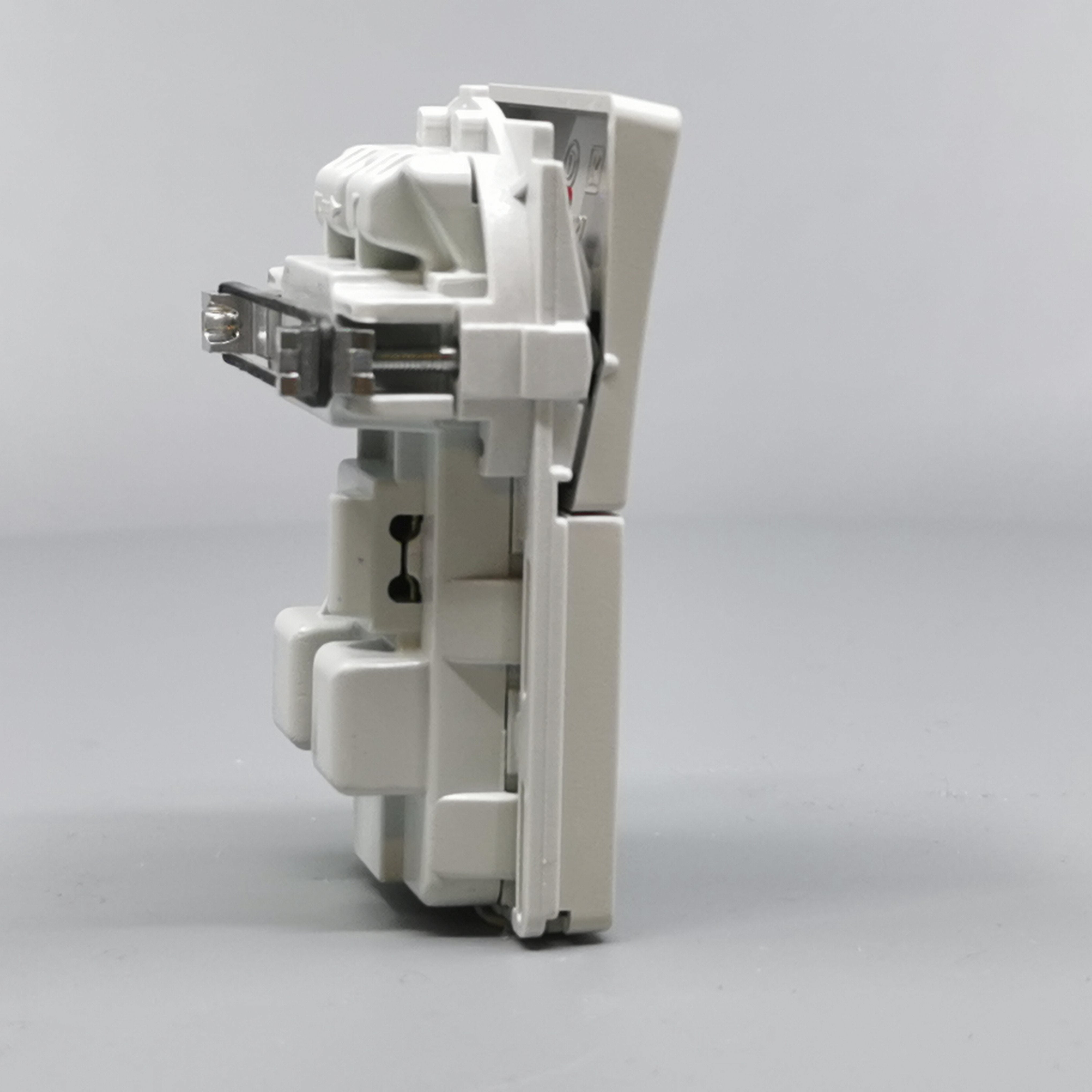 Fuga Stikkontakt 2-pol med jord lysegrå