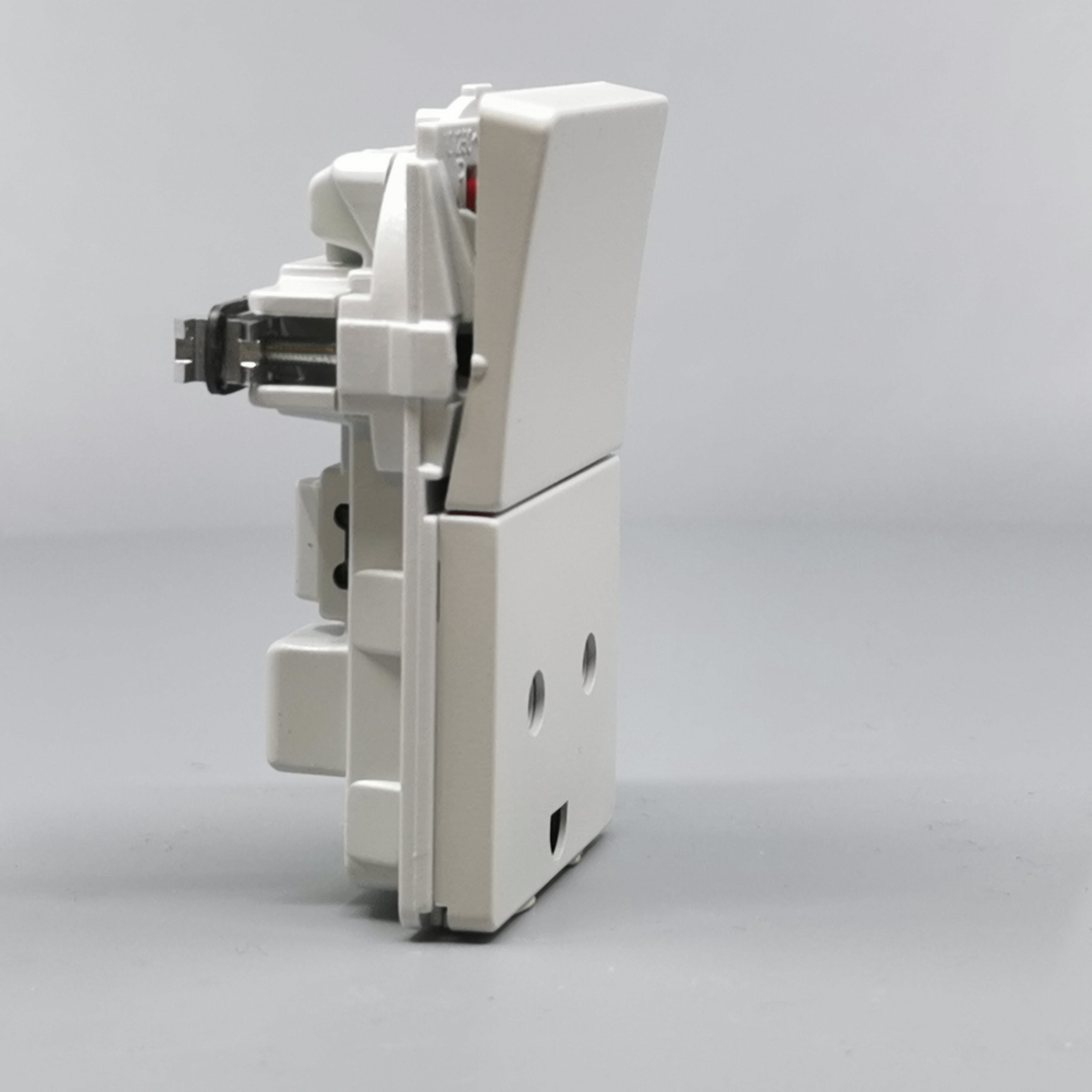 Fuga Stikkontakt 2-pol med jord lysegrå