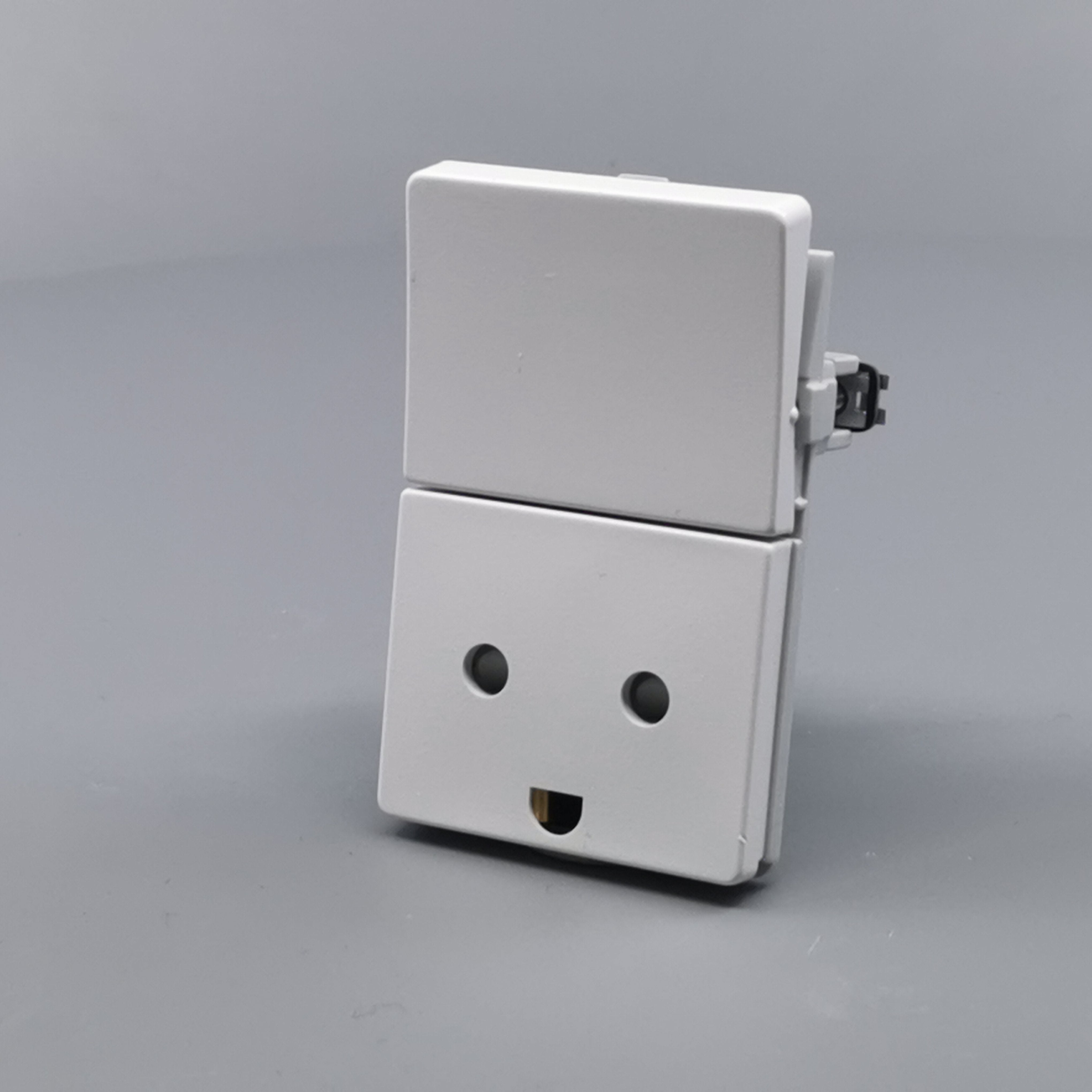 Fuga stikkontakt med jord og afbryder 1½ modul 2-pol - hvid