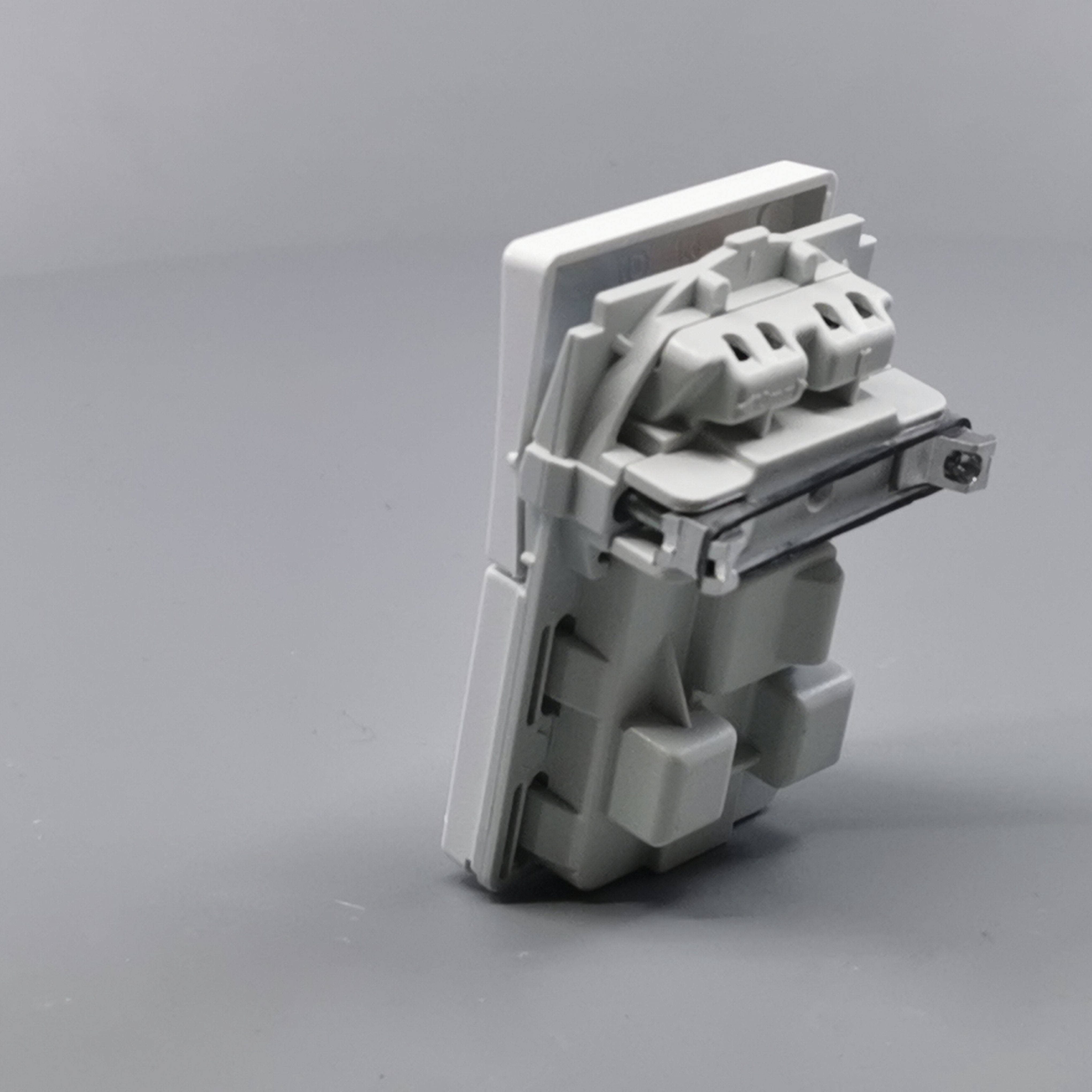 Fuga stikkontakt med jord og afbryder 1½ modul 2-pol - hvid