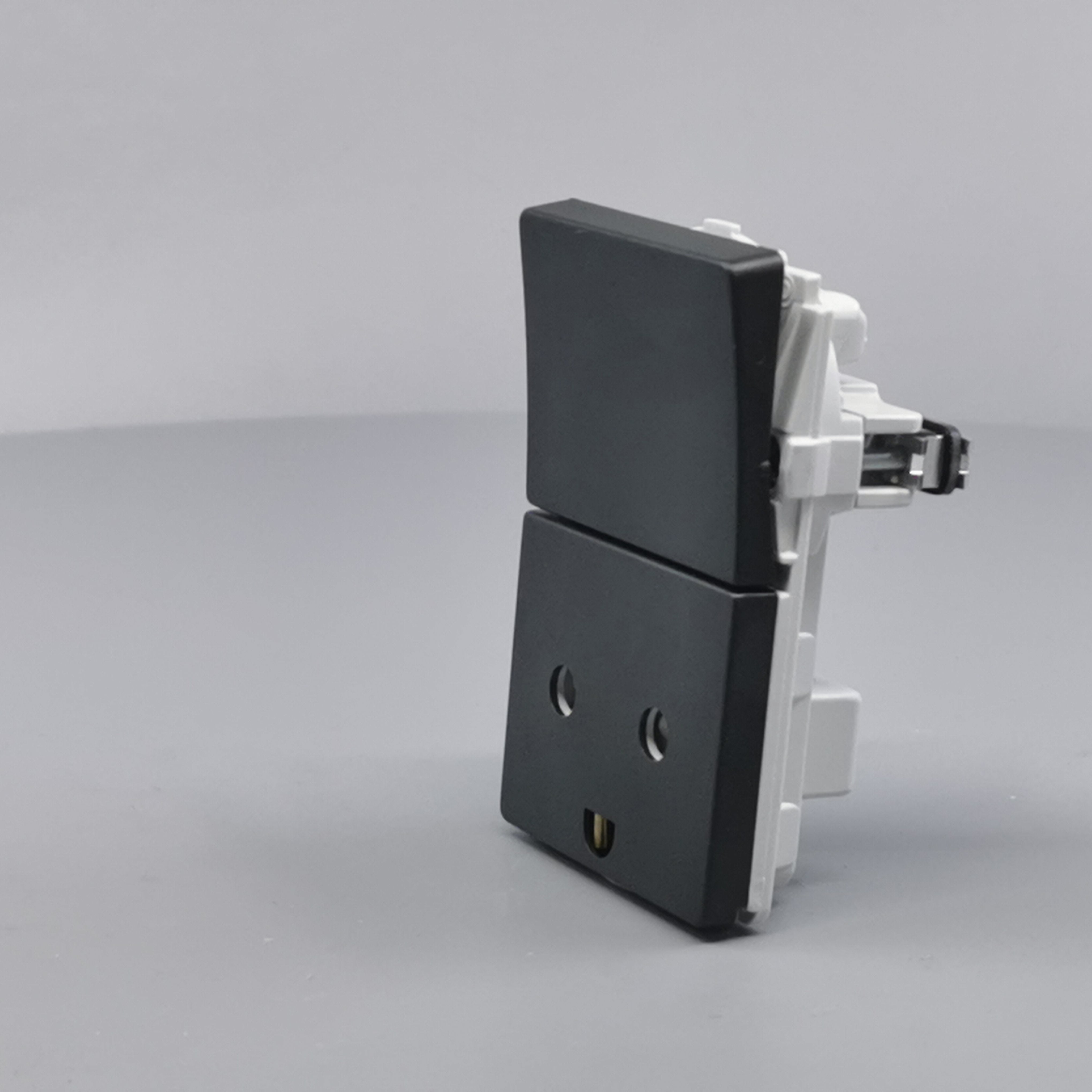 Fuga Stikkontakt 2-pol med jord koksgrå