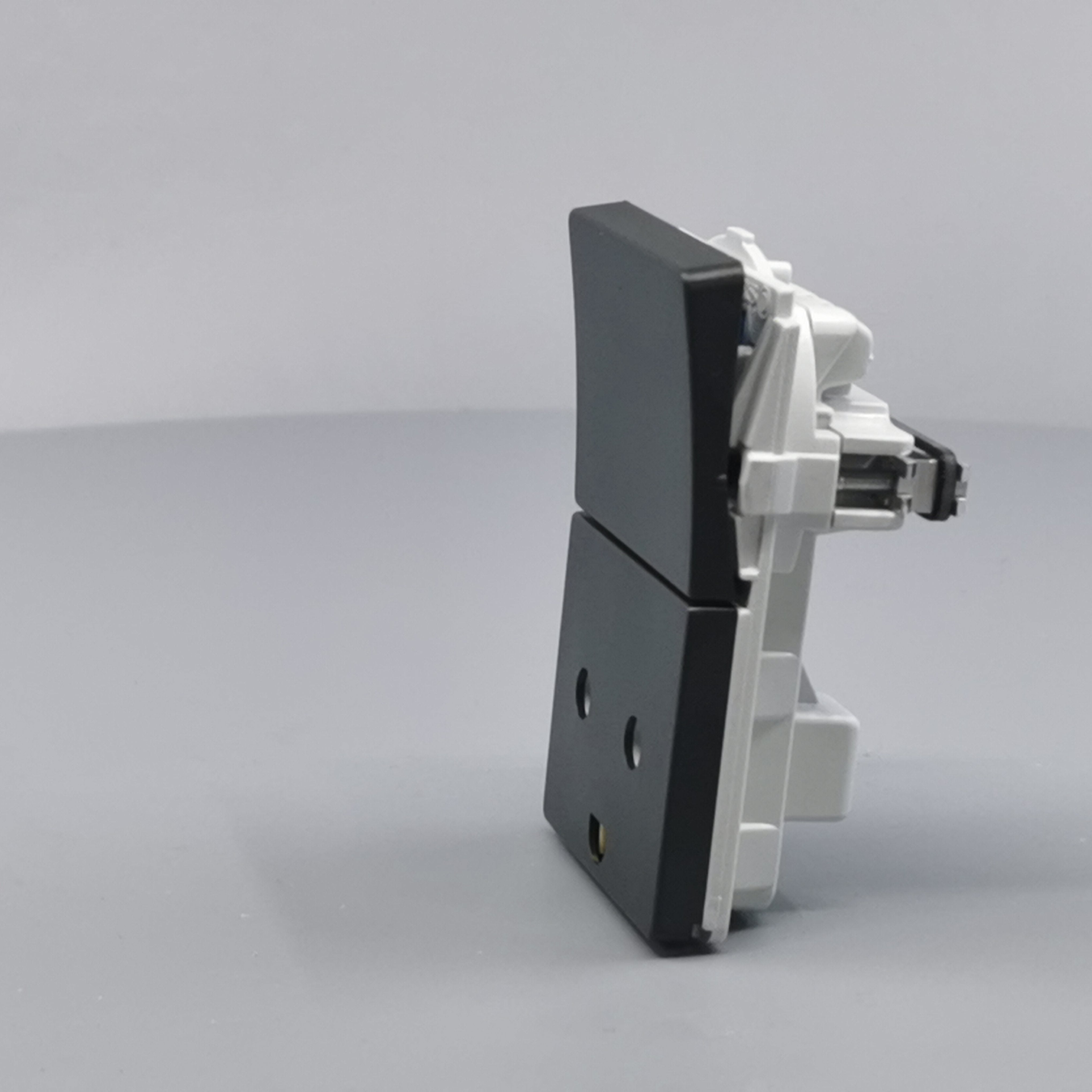 Fuga Stikkontakt 2-pol med jord koksgrå