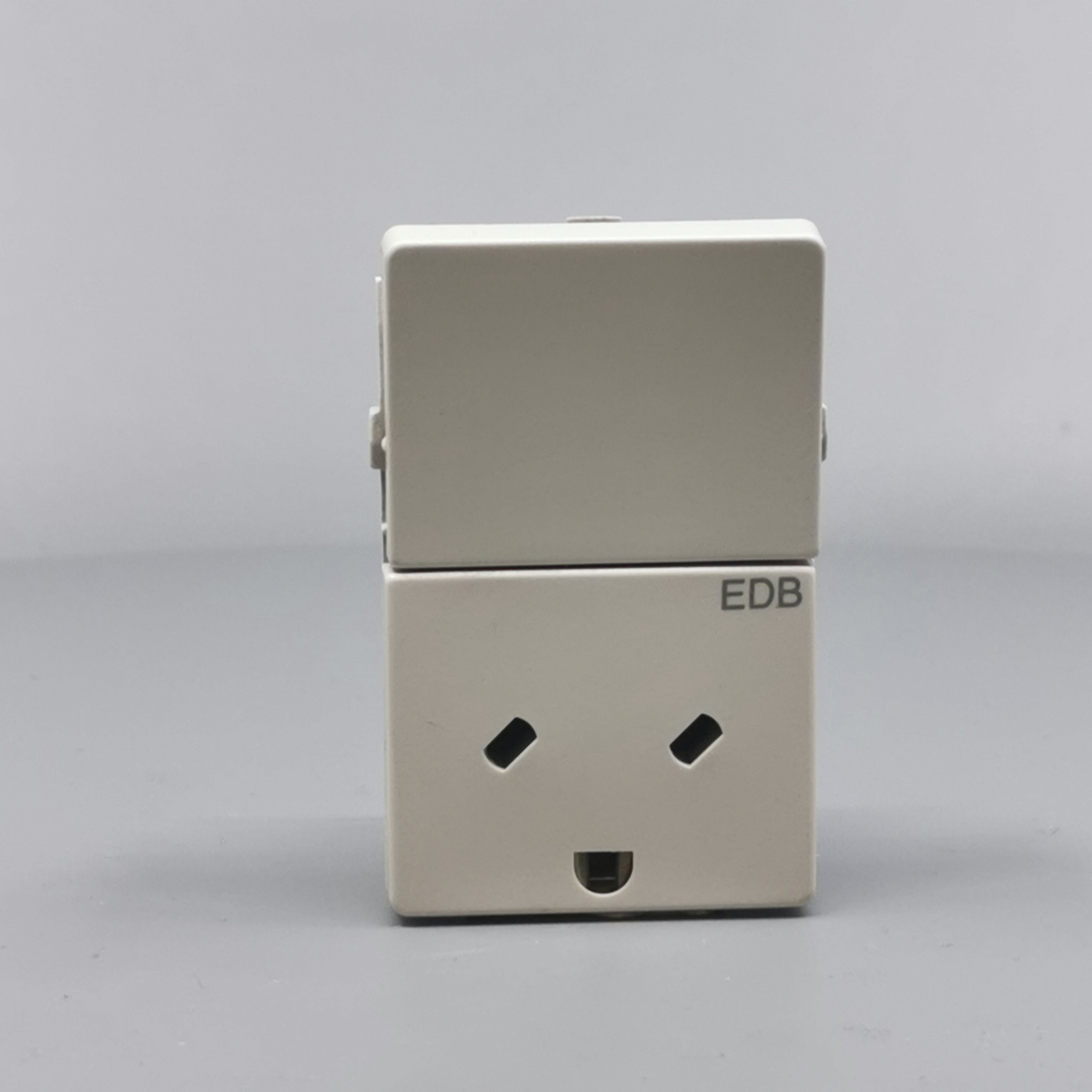 Fuga Stikkontakt EDB 2-pol med jord lysegrå