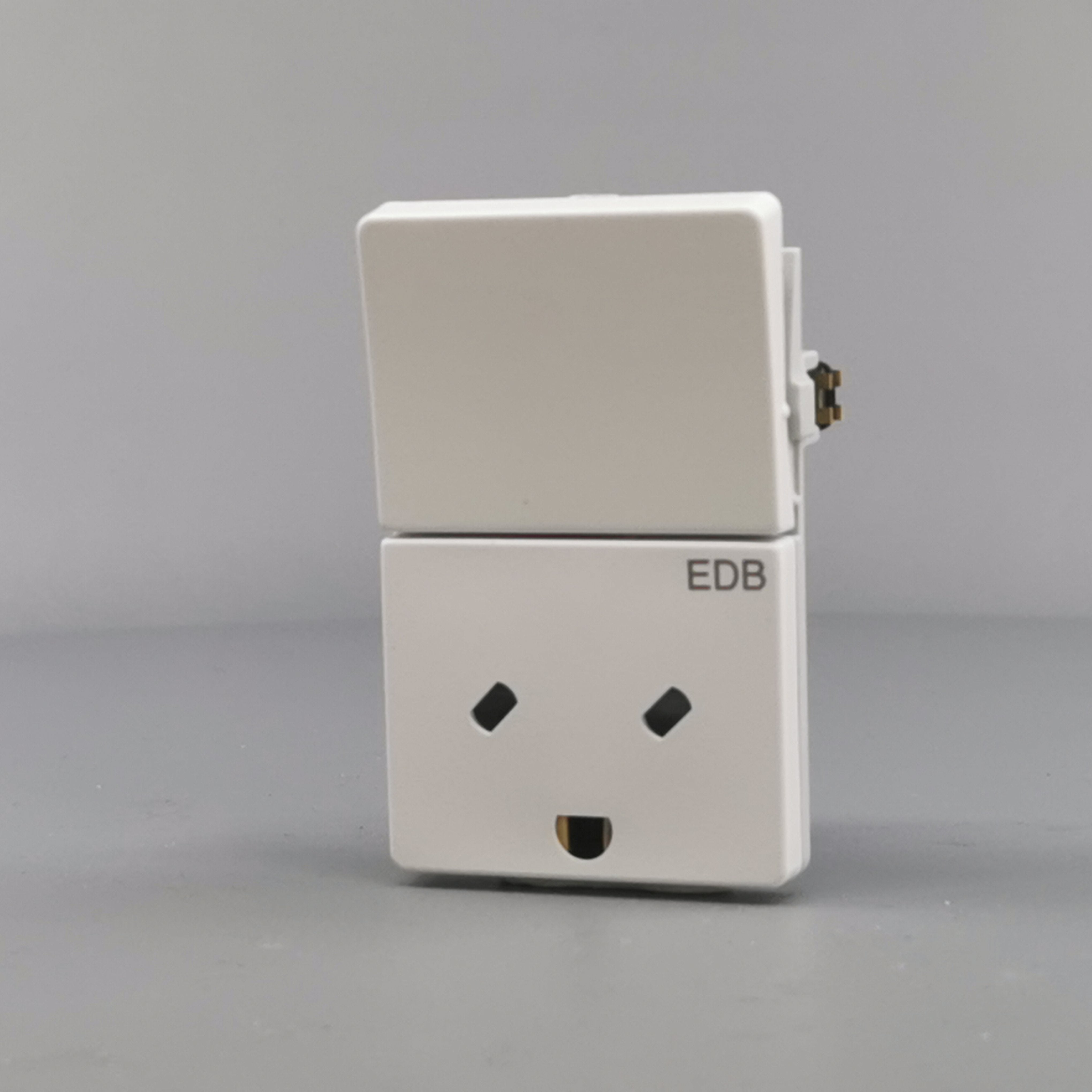 Fuga EDB stikkon. med jord og afbryder 2-pol - hvid