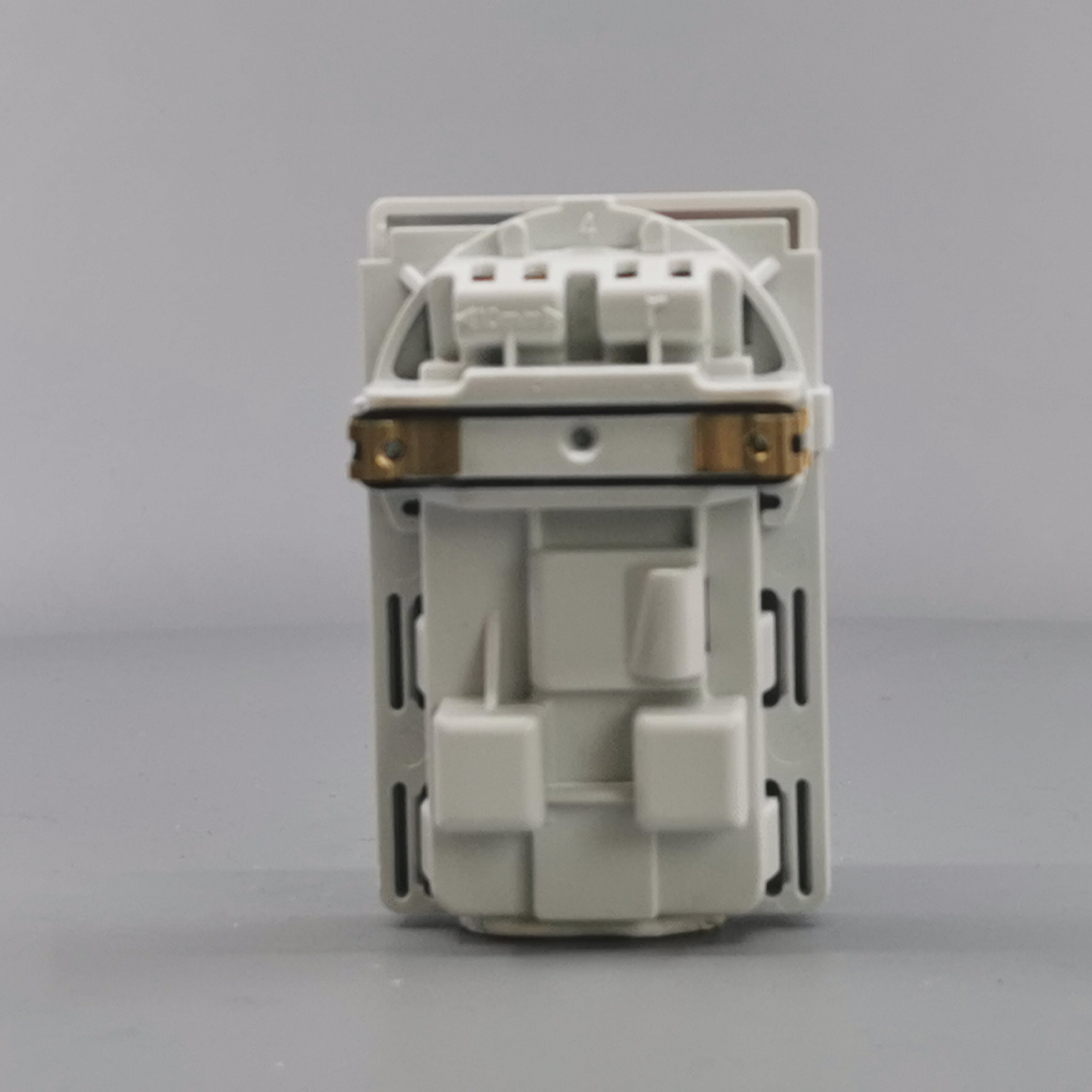 Fuga EDB stikkon. med jord og afbryder 2-pol - hvid