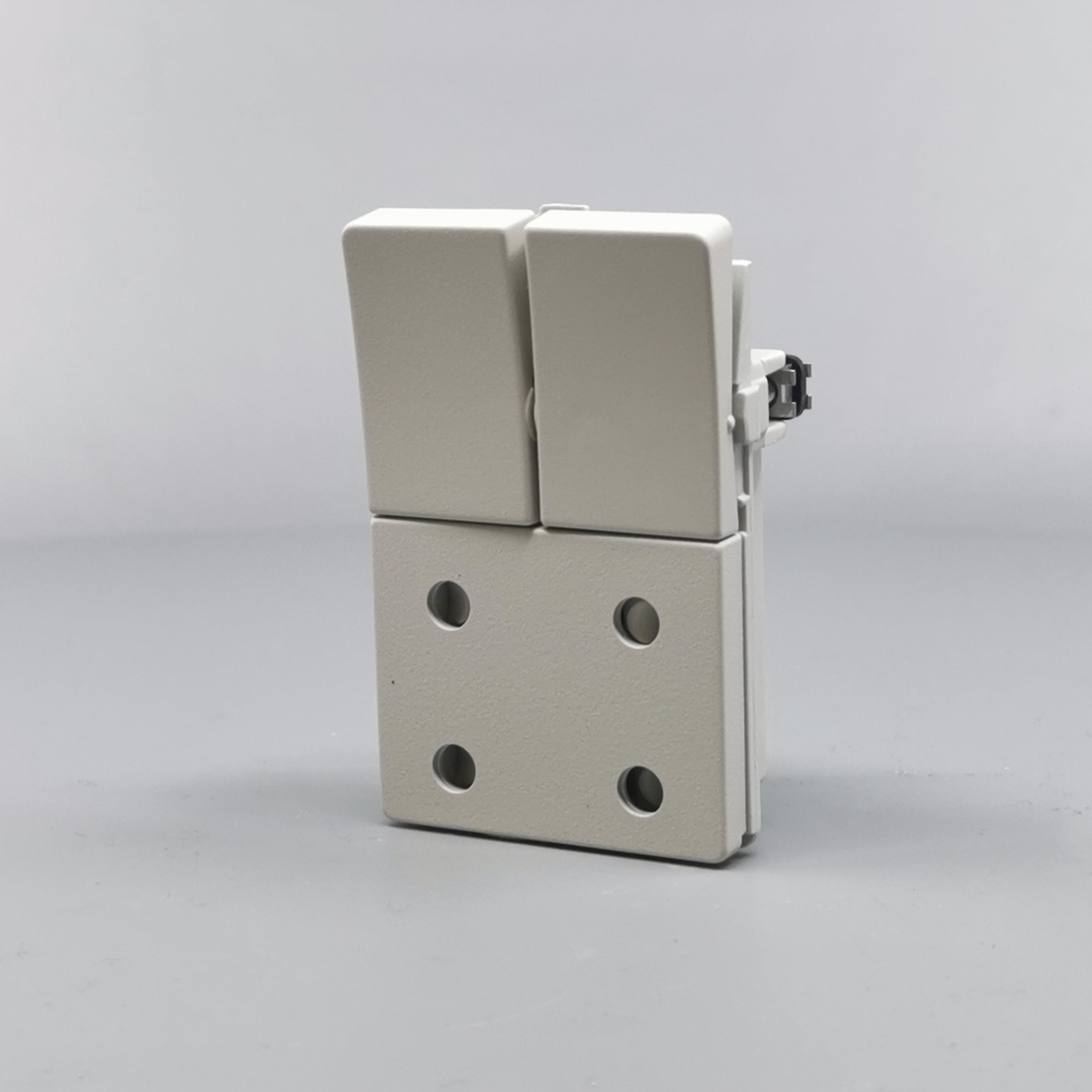 Fuga Stikkontakt dobbelt 2-pol lysegrå